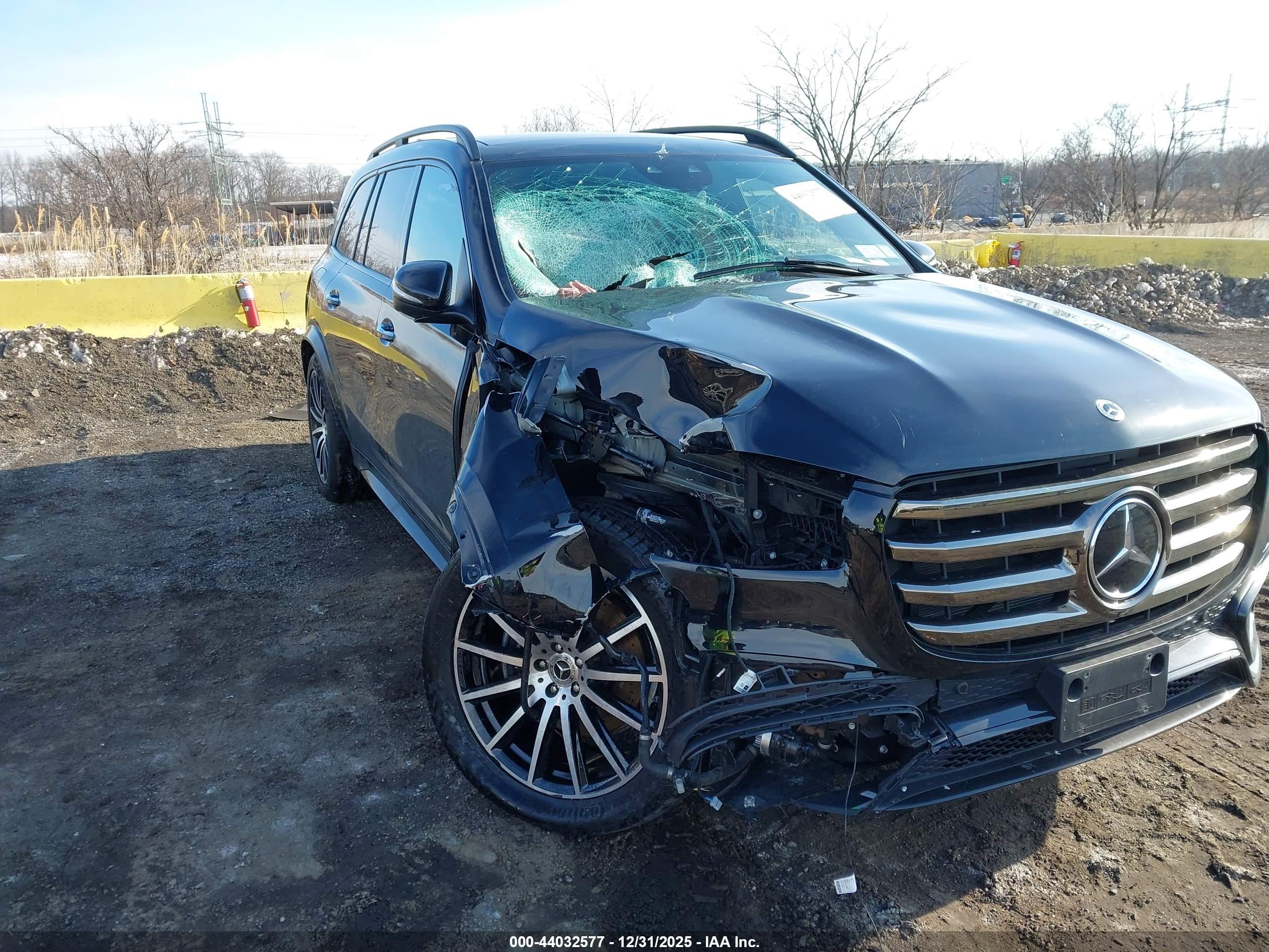 MERCEDES-BENZ GLS image 6