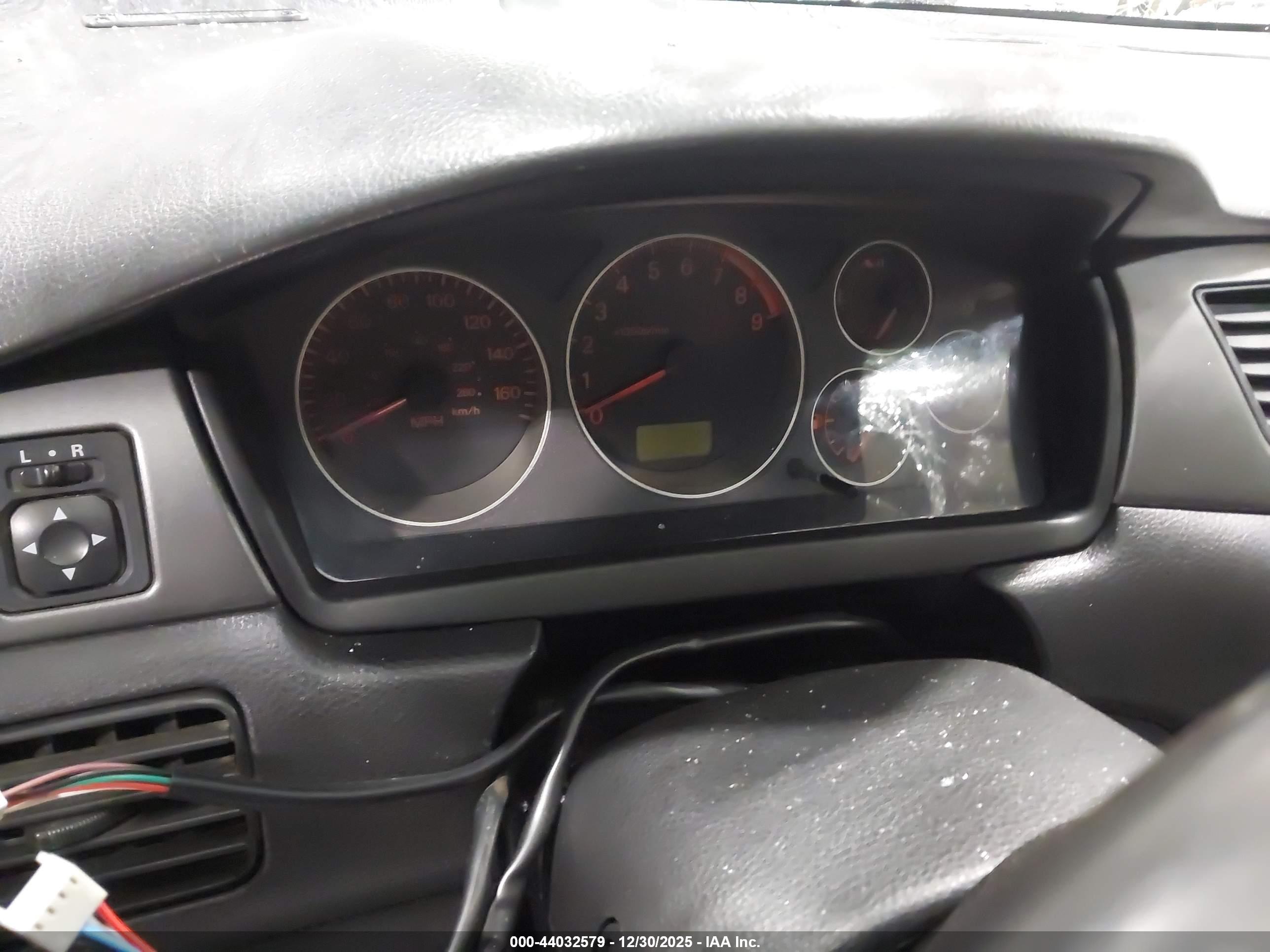 MITSUBISHI LANCER image 7