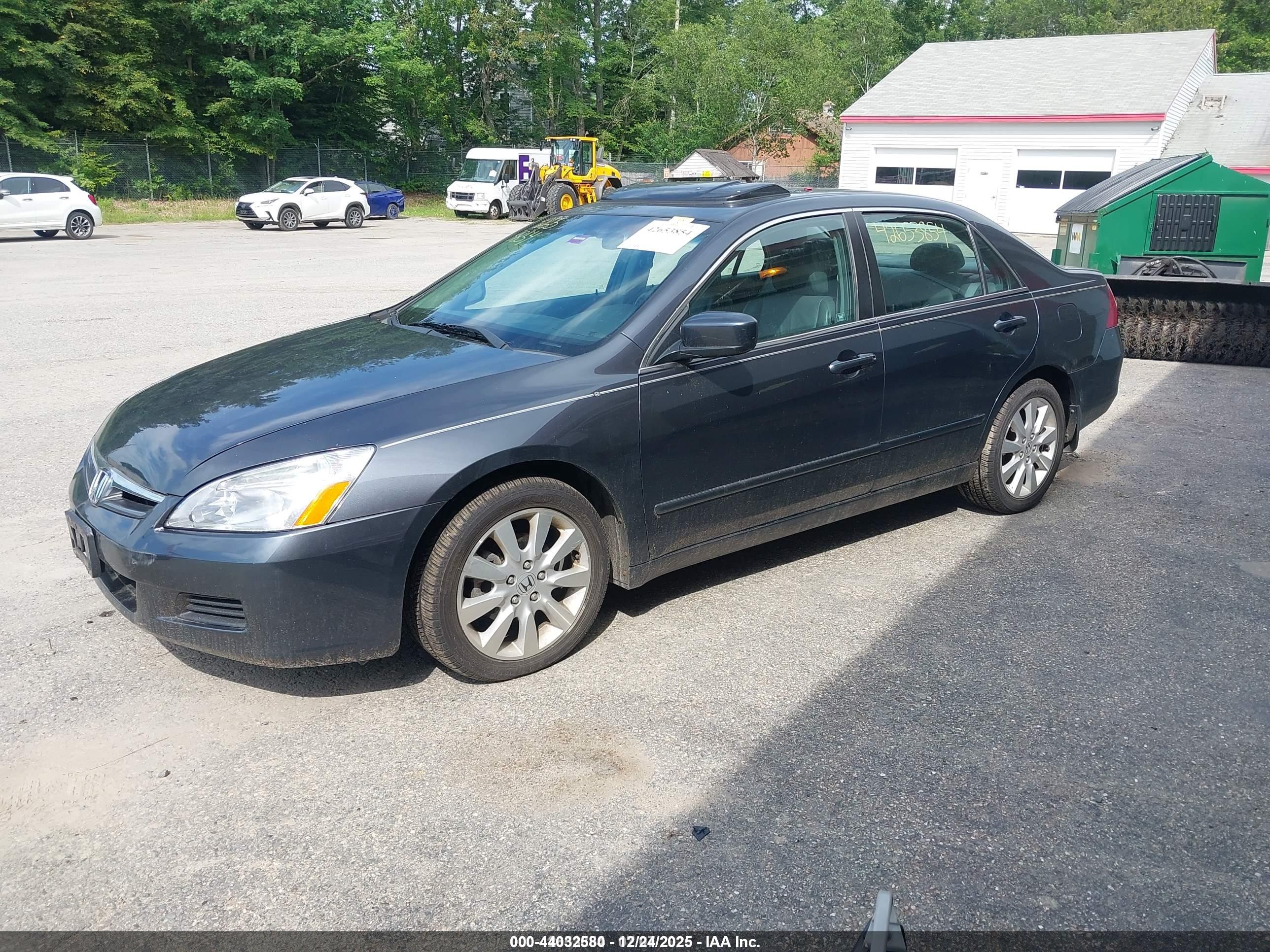 HONDA ACCORD image 2