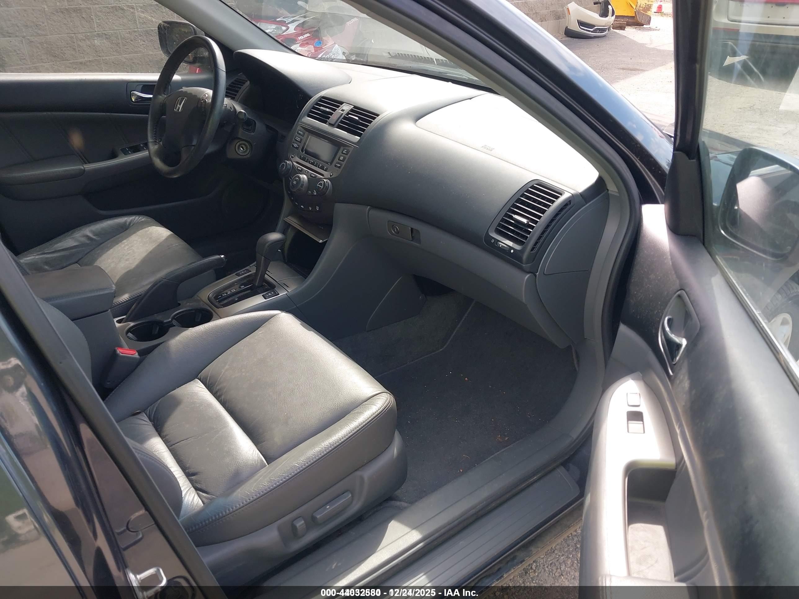 HONDA ACCORD image 5