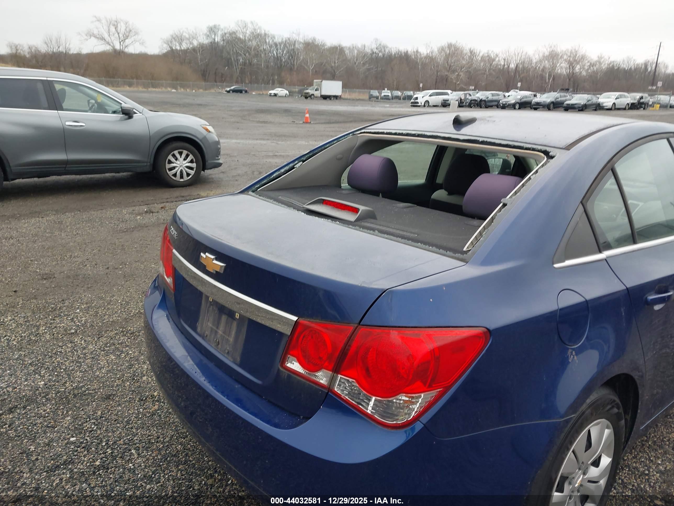 CHEVROLET CRUZE image 6
