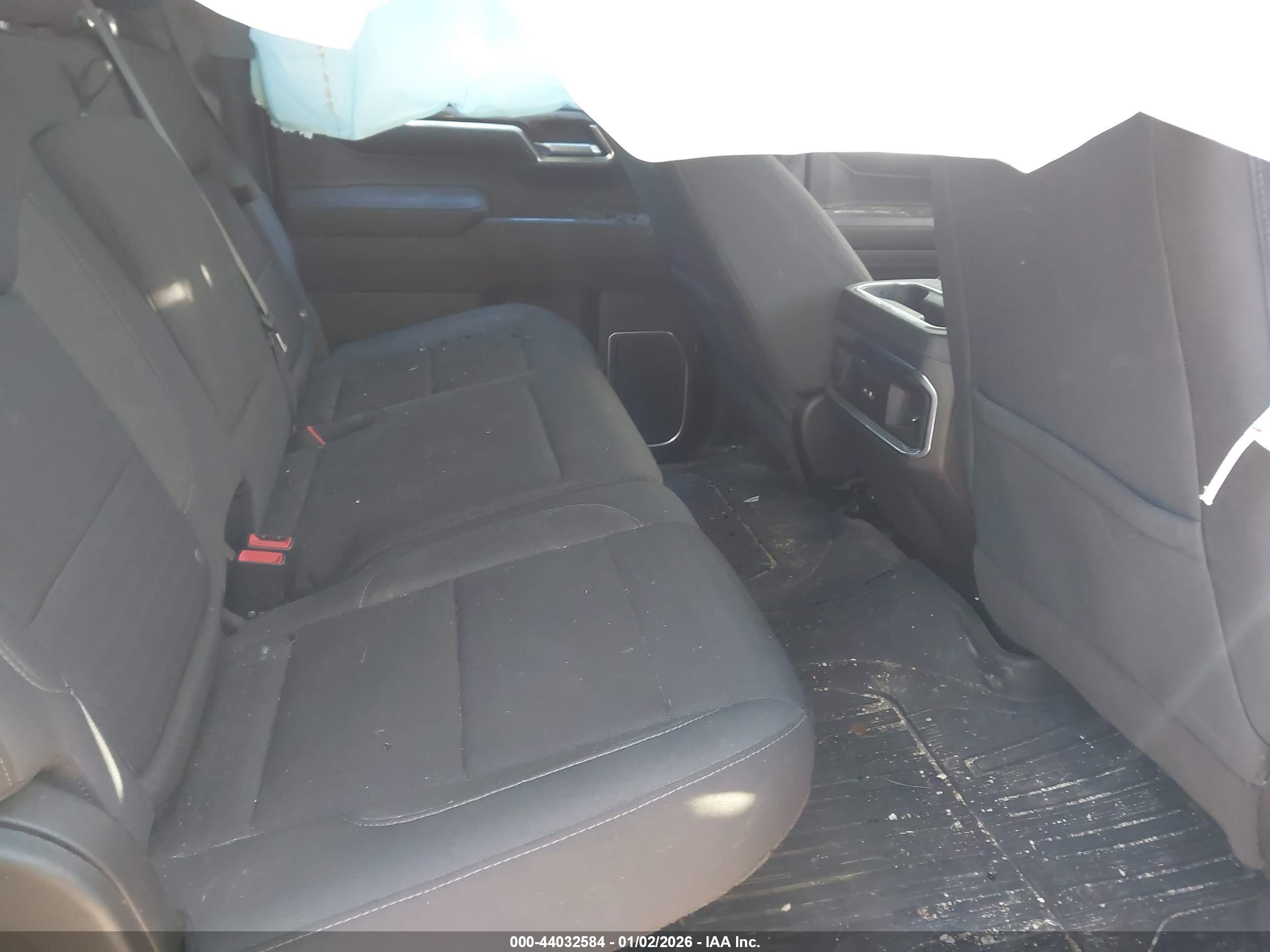 GMC SIERRA image 8