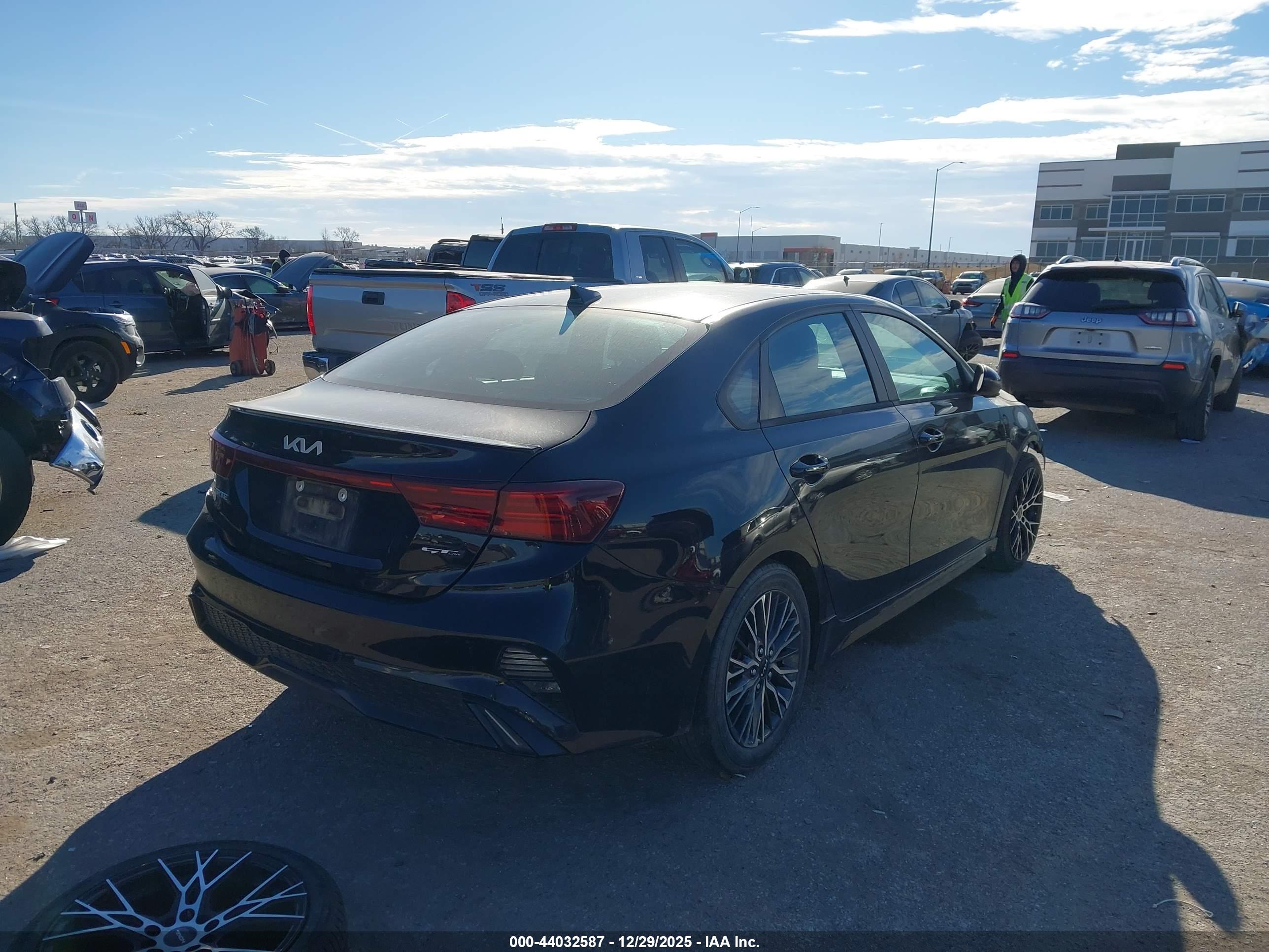 KIA FORTE image 4