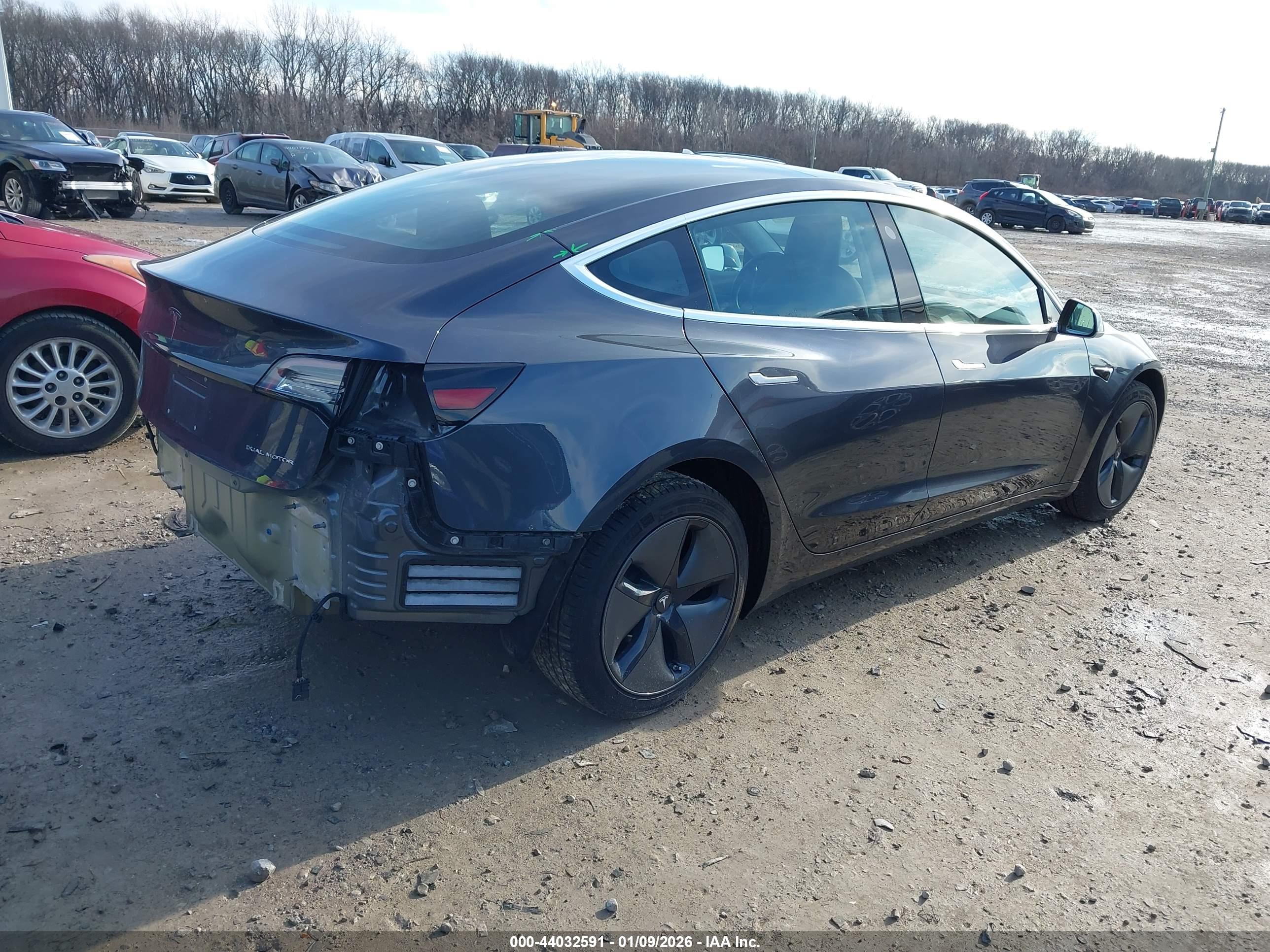 TESLA MODEL image 4
