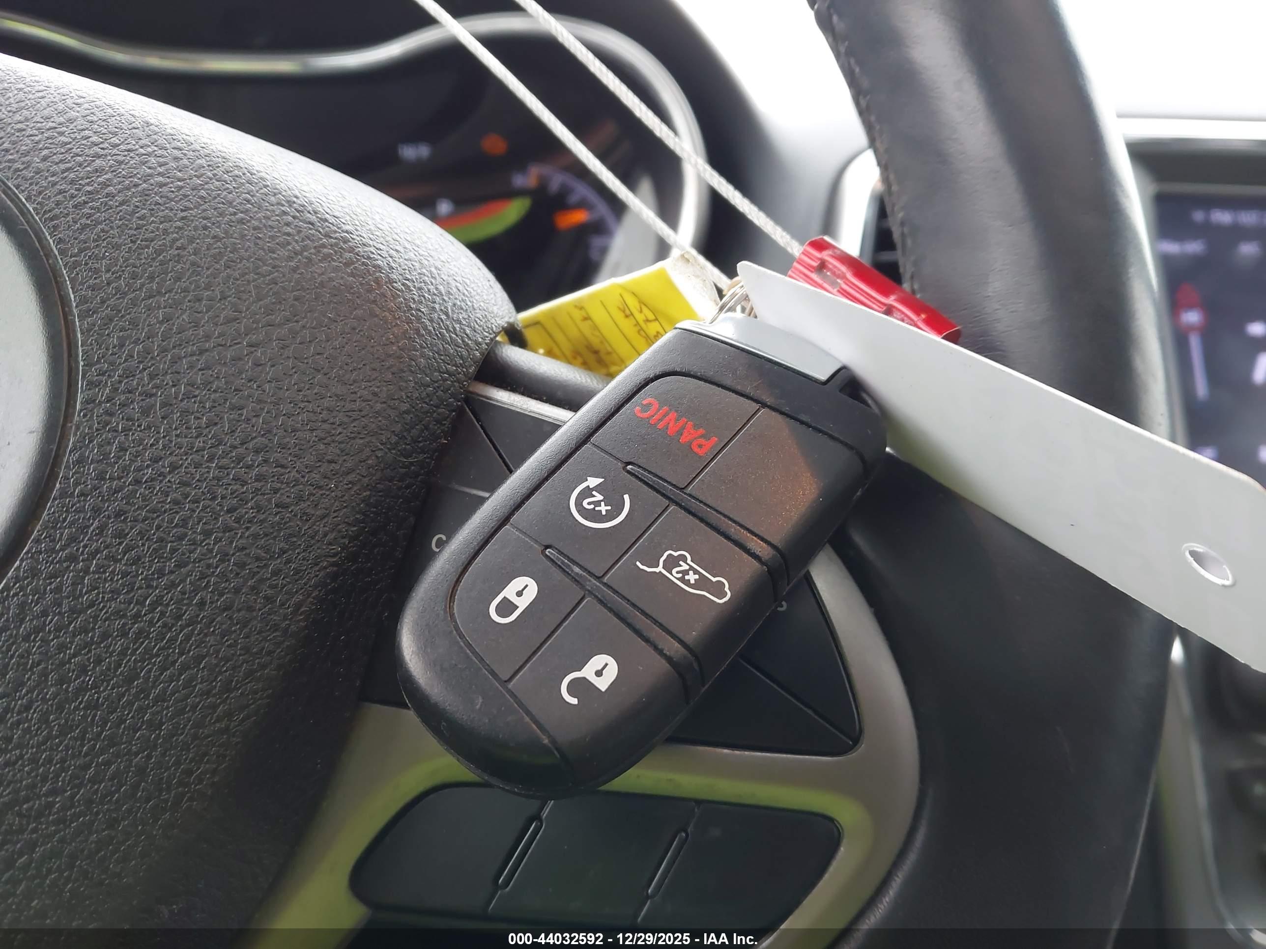 JEEP GRAND image 11