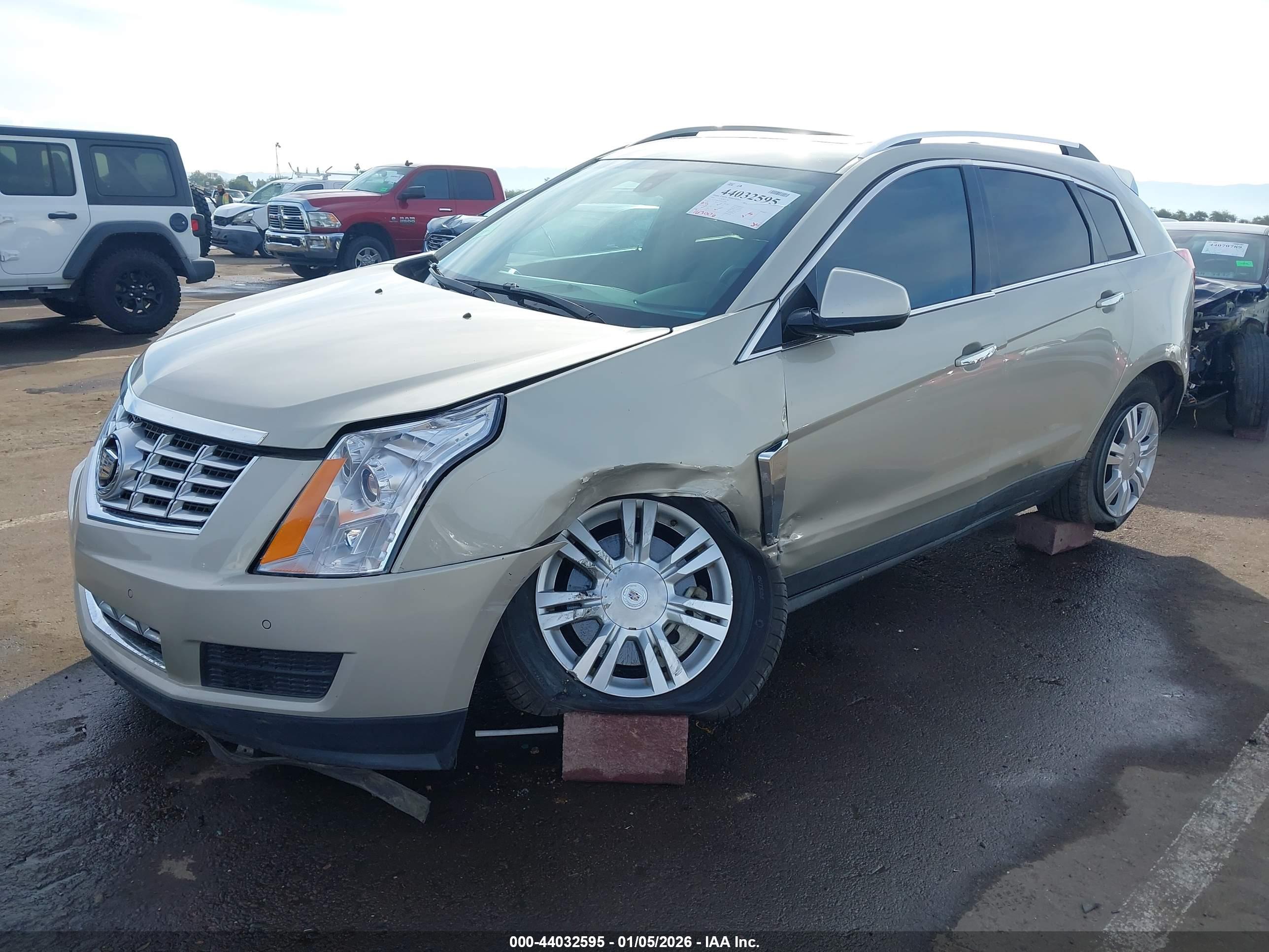 CADILLAC SRX image 2