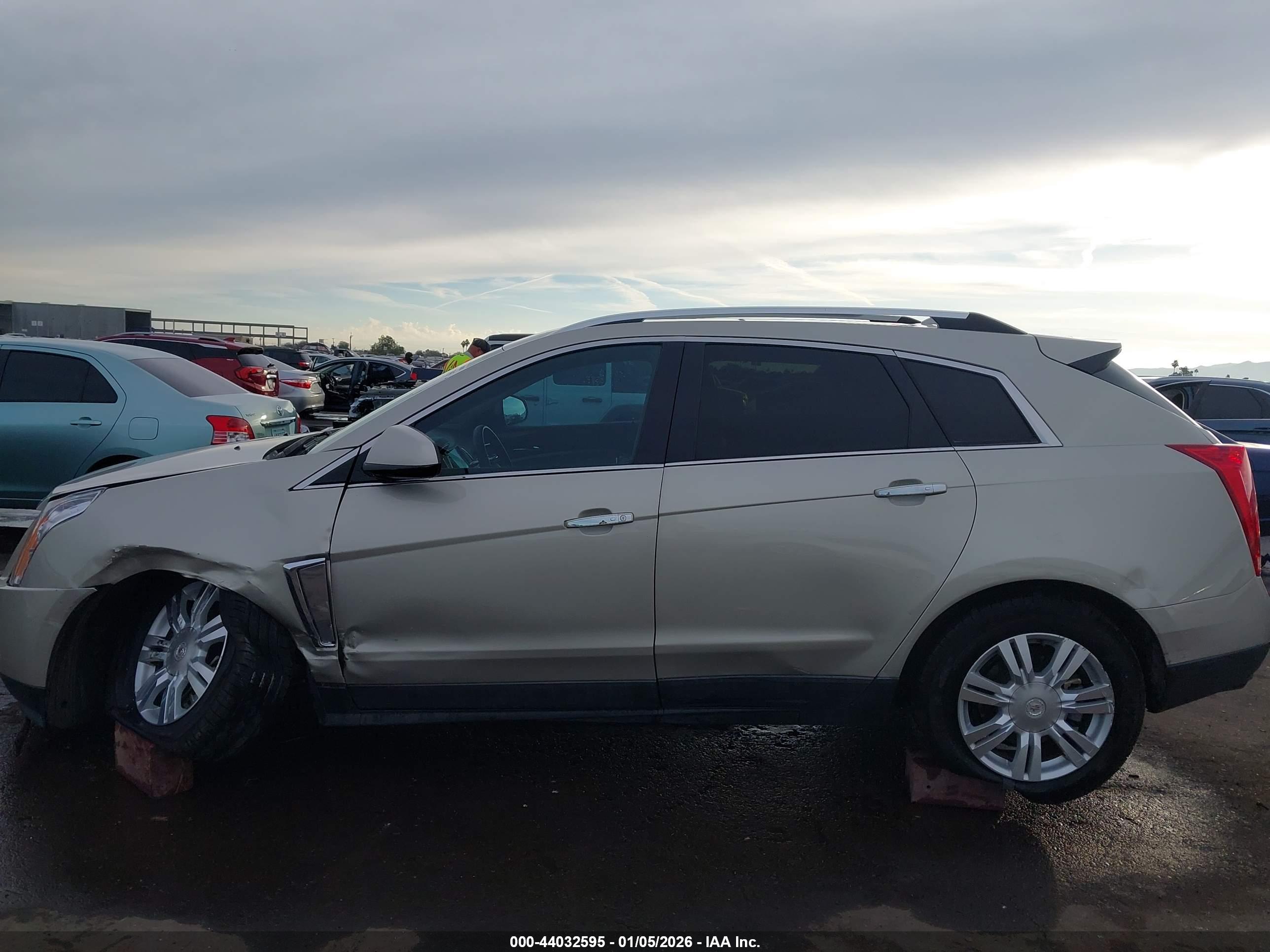CADILLAC SRX image 6