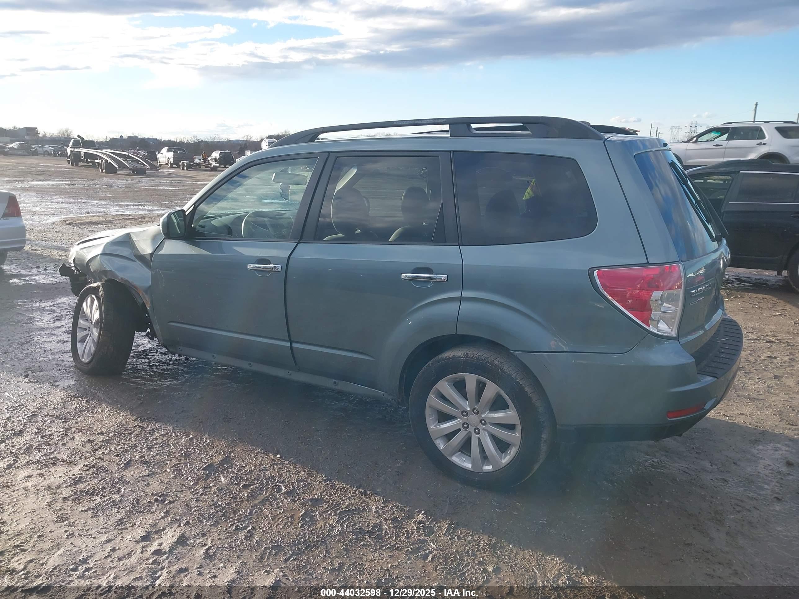 SUBARU FORESTER image 3