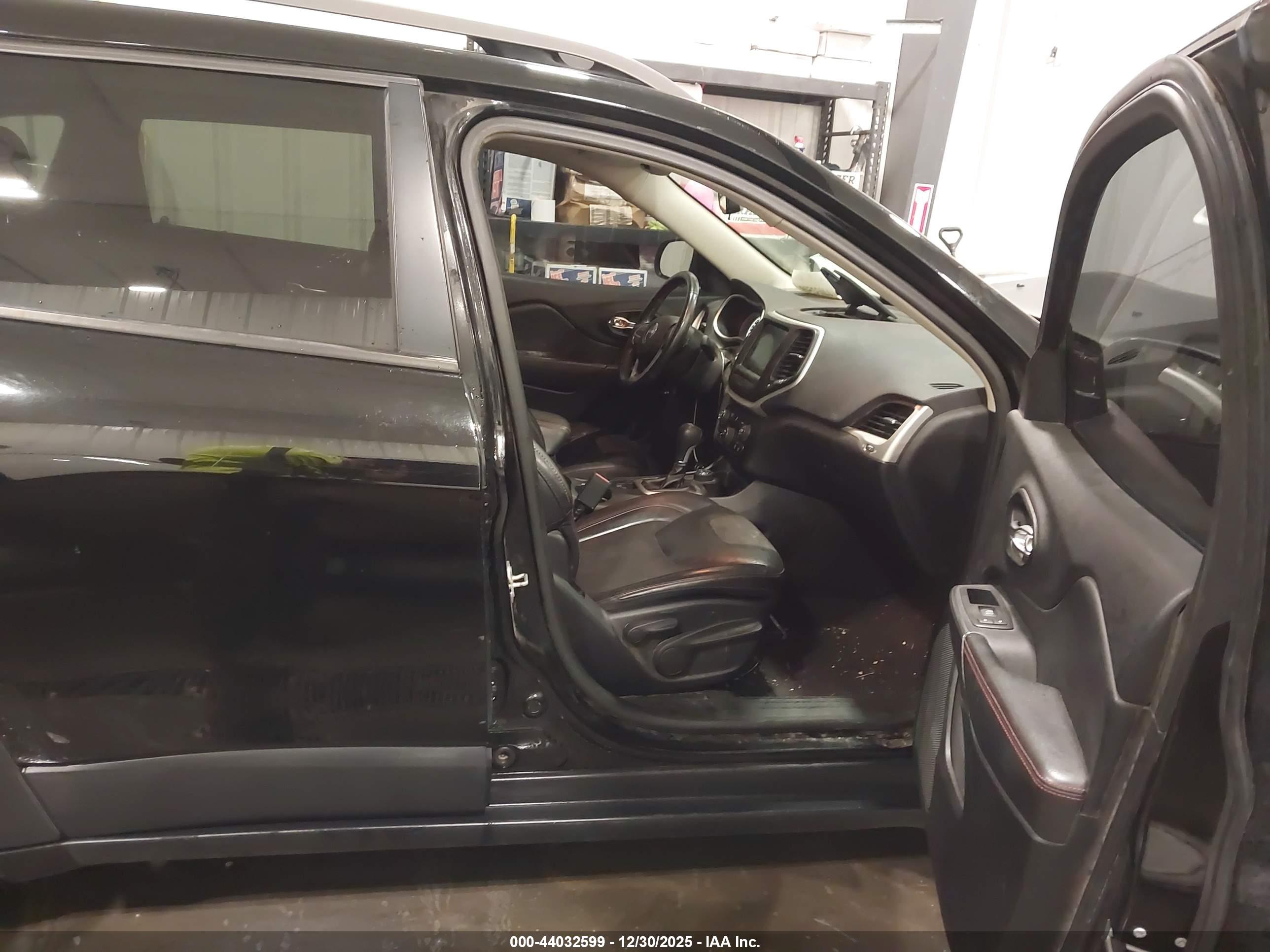 JEEP CHEROKEE image 5
