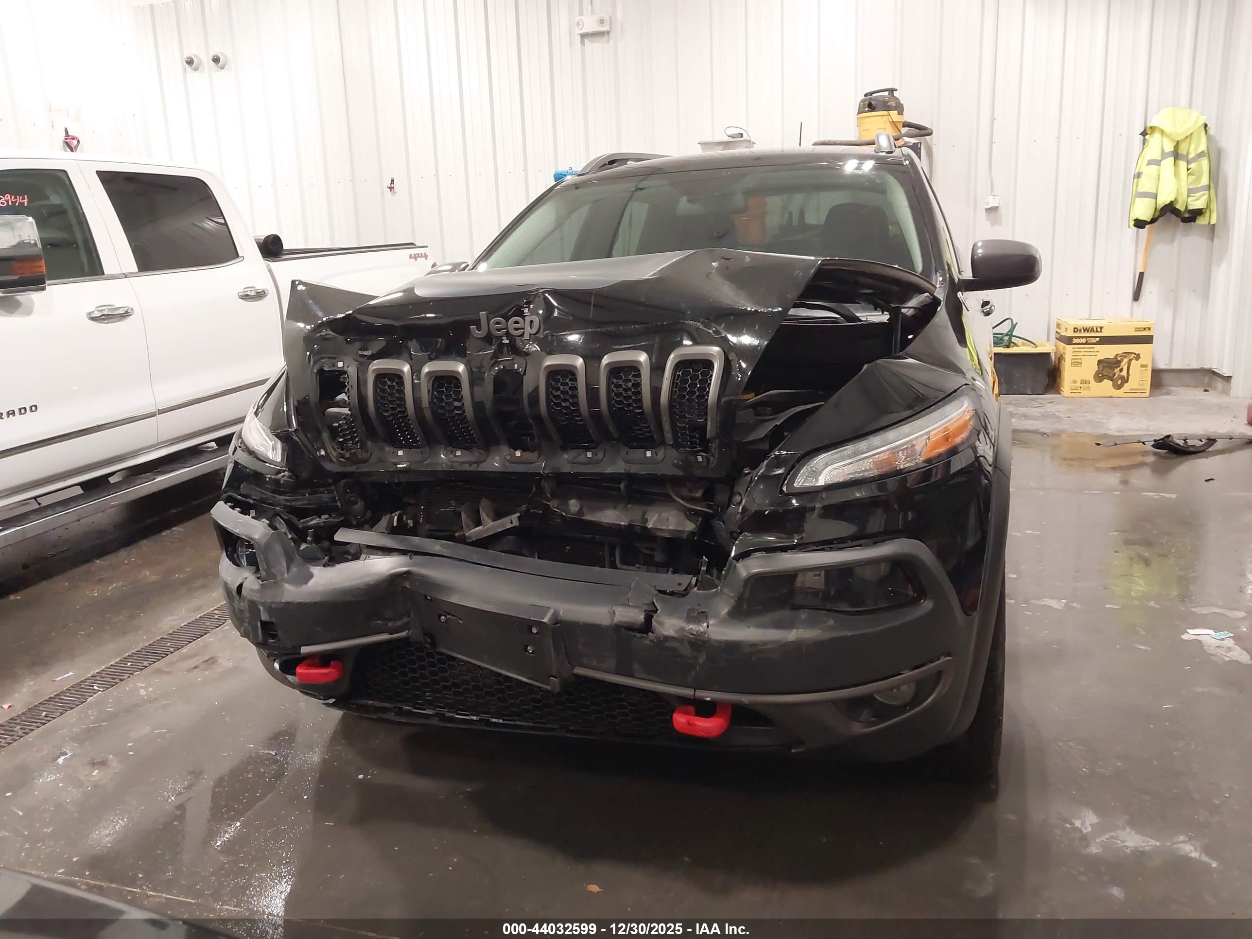 JEEP CHEROKEE image 6