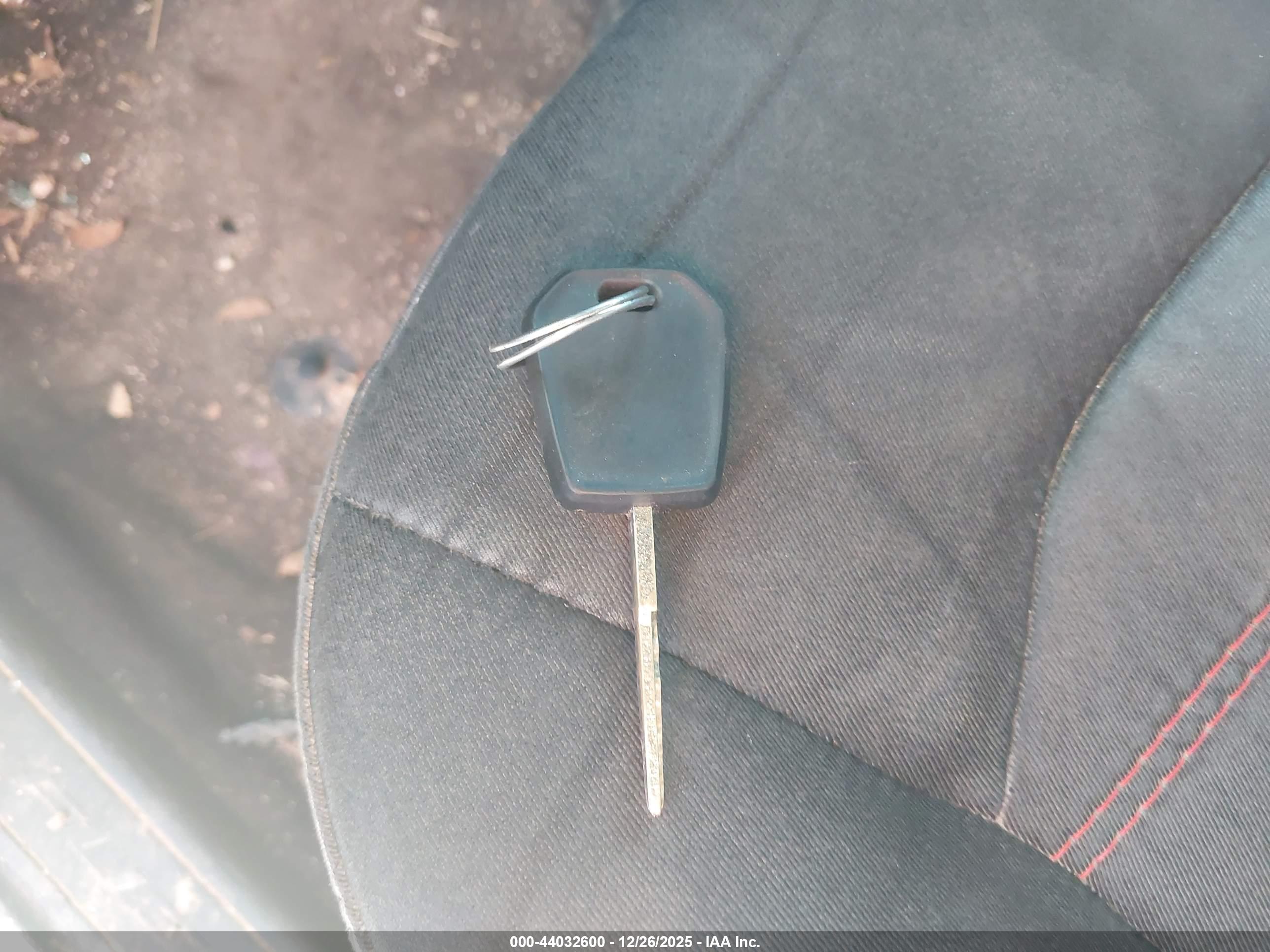 FORD FUSION image 11