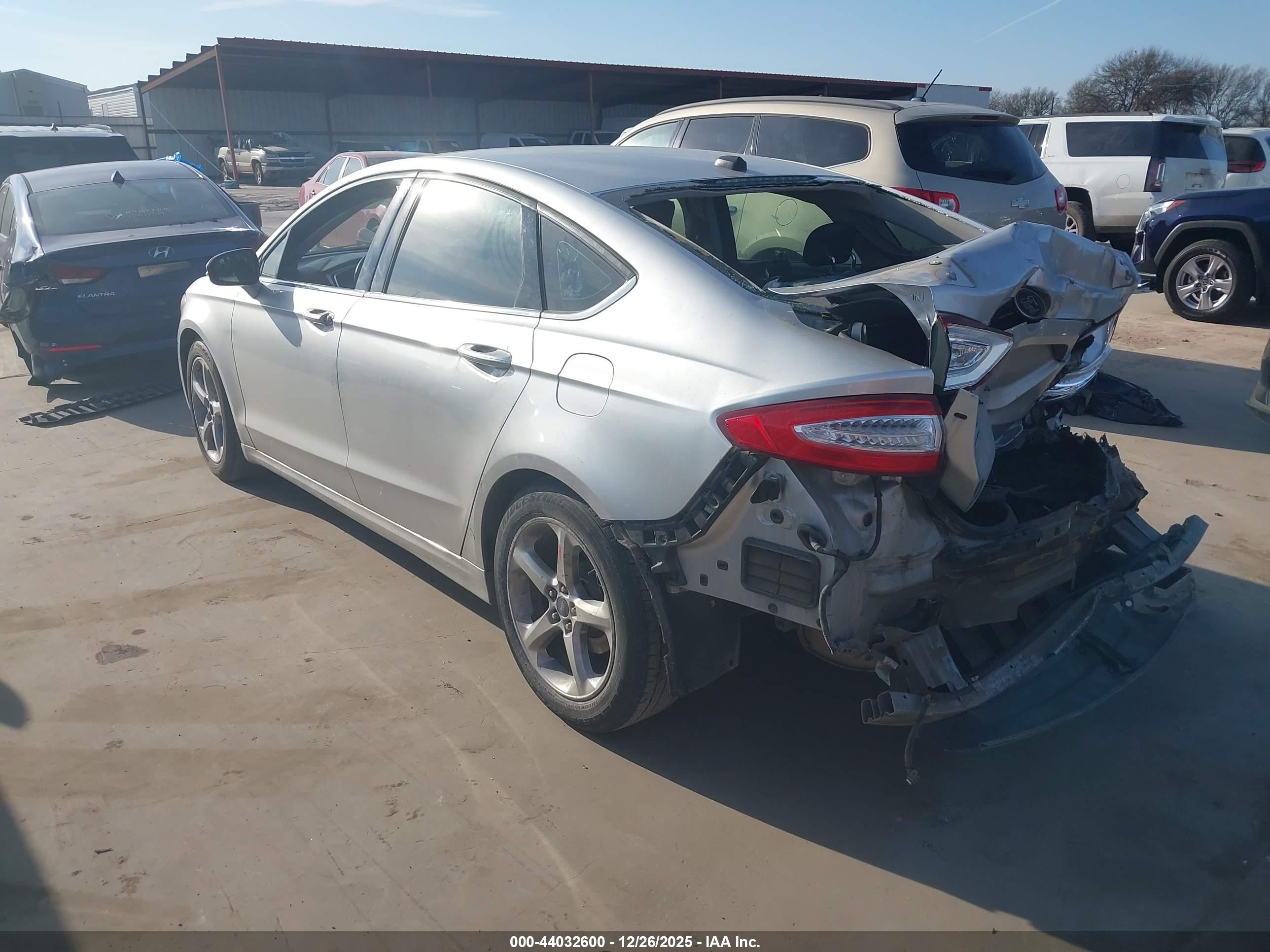 FORD FUSION image 3