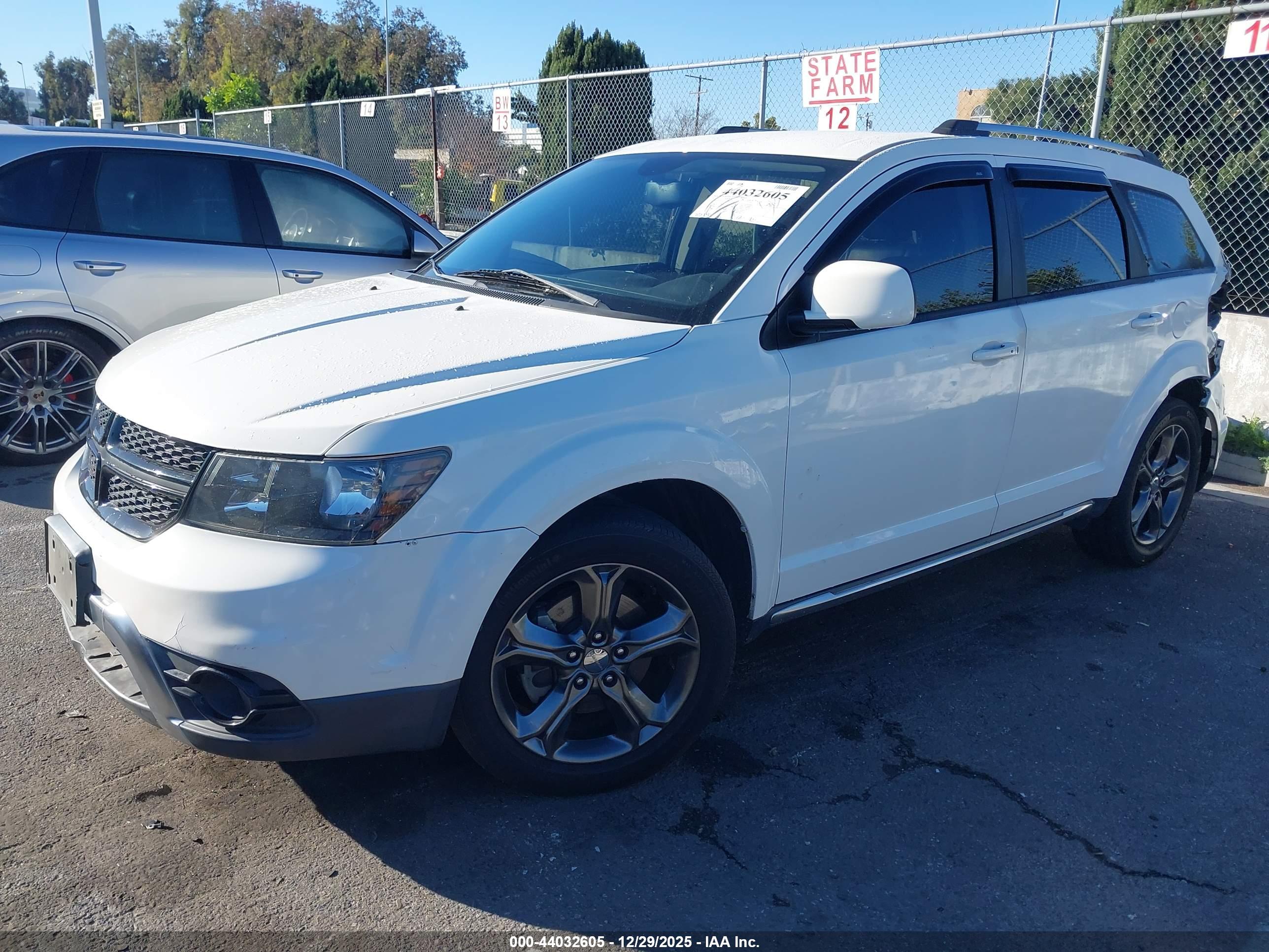 DODGE JOURNEY image 2