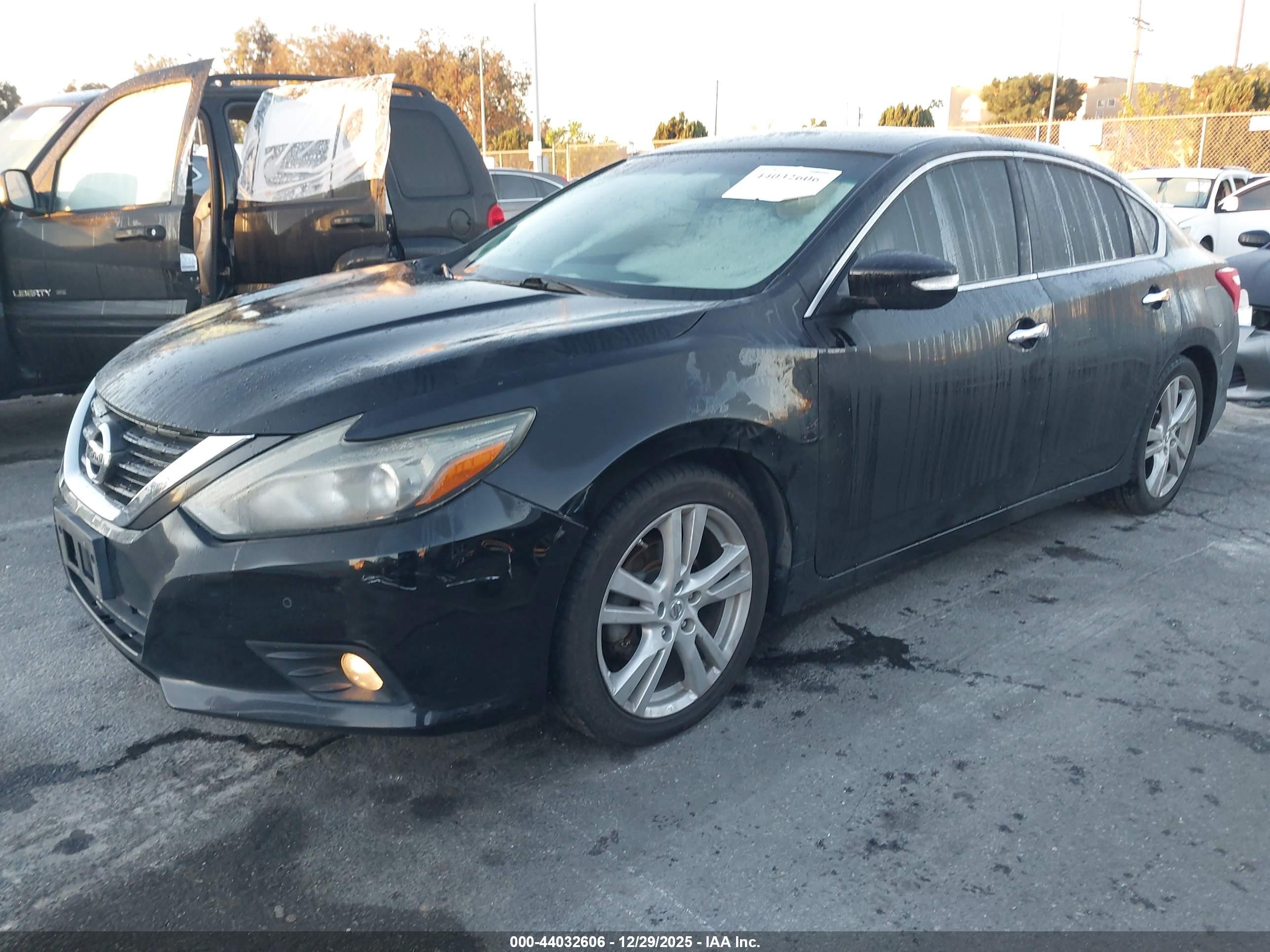 NISSAN ALTIMA image 2