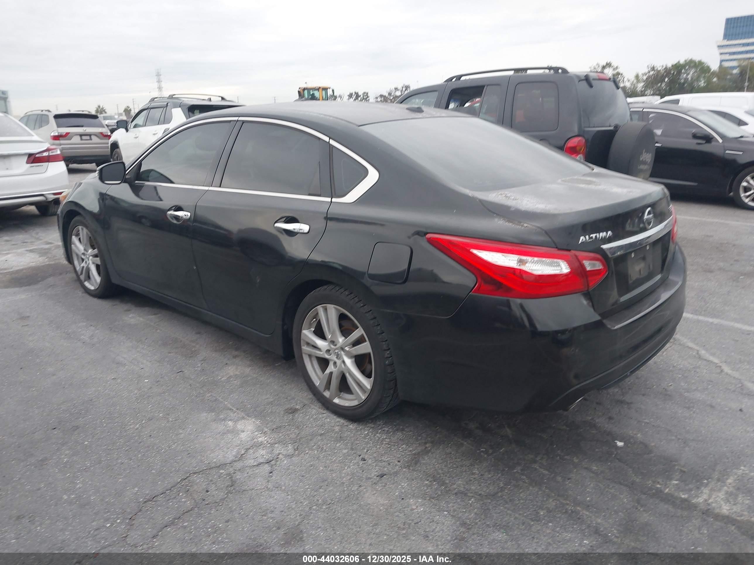 NISSAN ALTIMA image 3