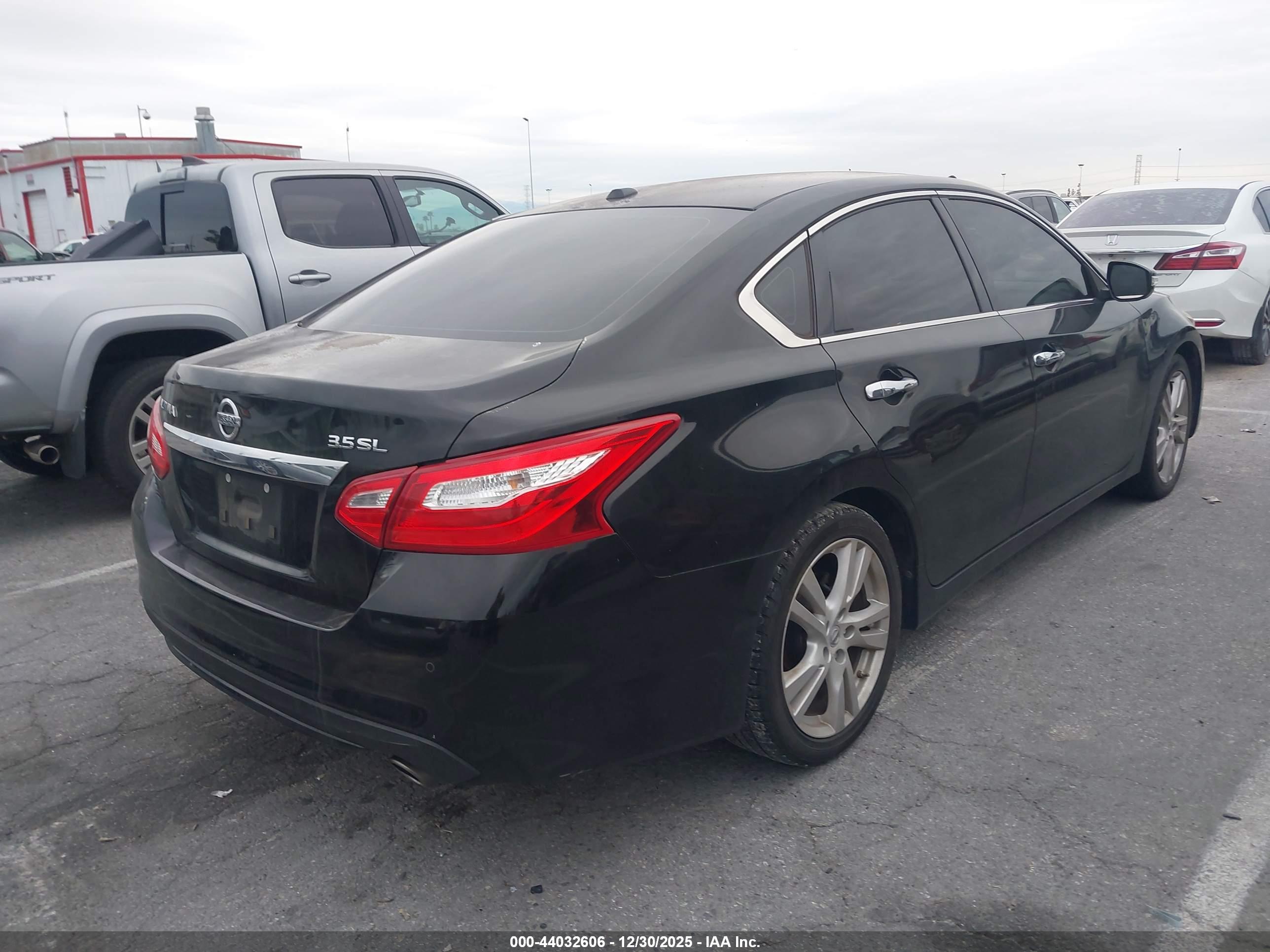 NISSAN ALTIMA image 4