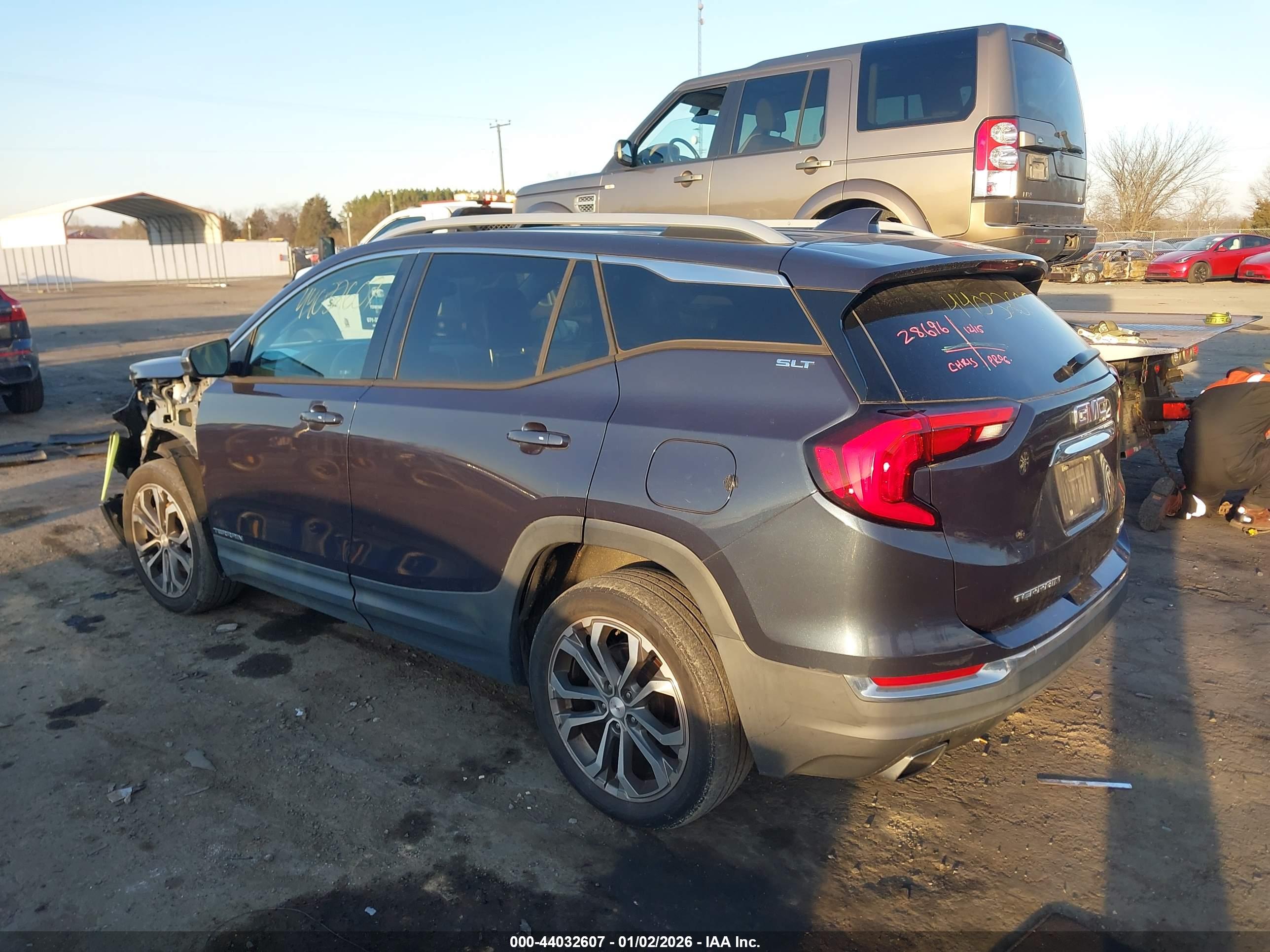 GMC TERRAIN image 3
