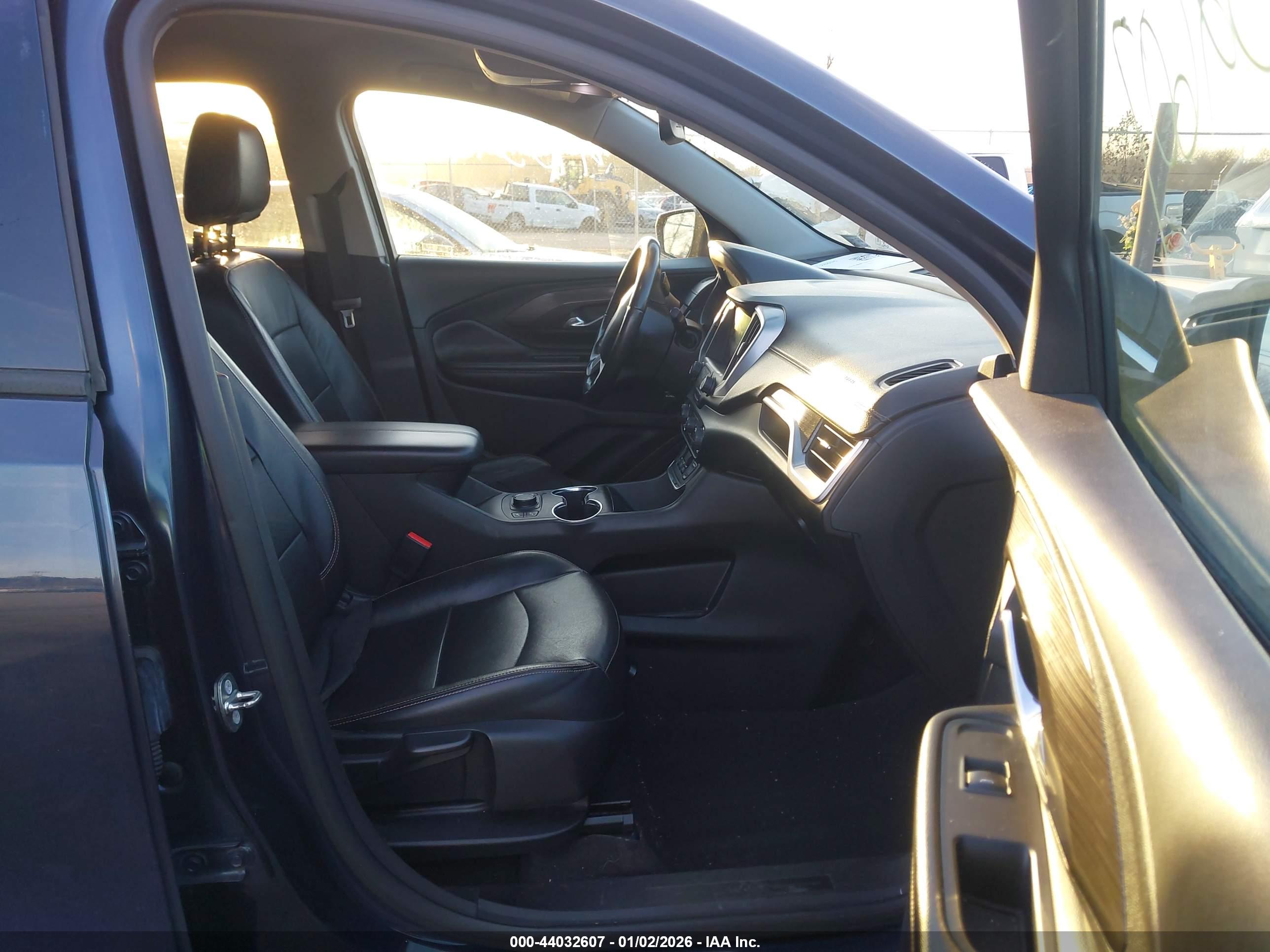GMC TERRAIN image 5