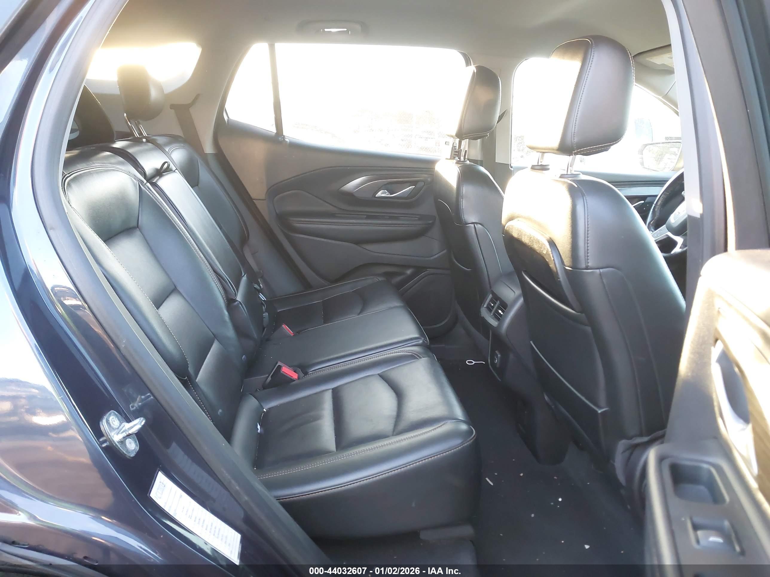 GMC TERRAIN image 8