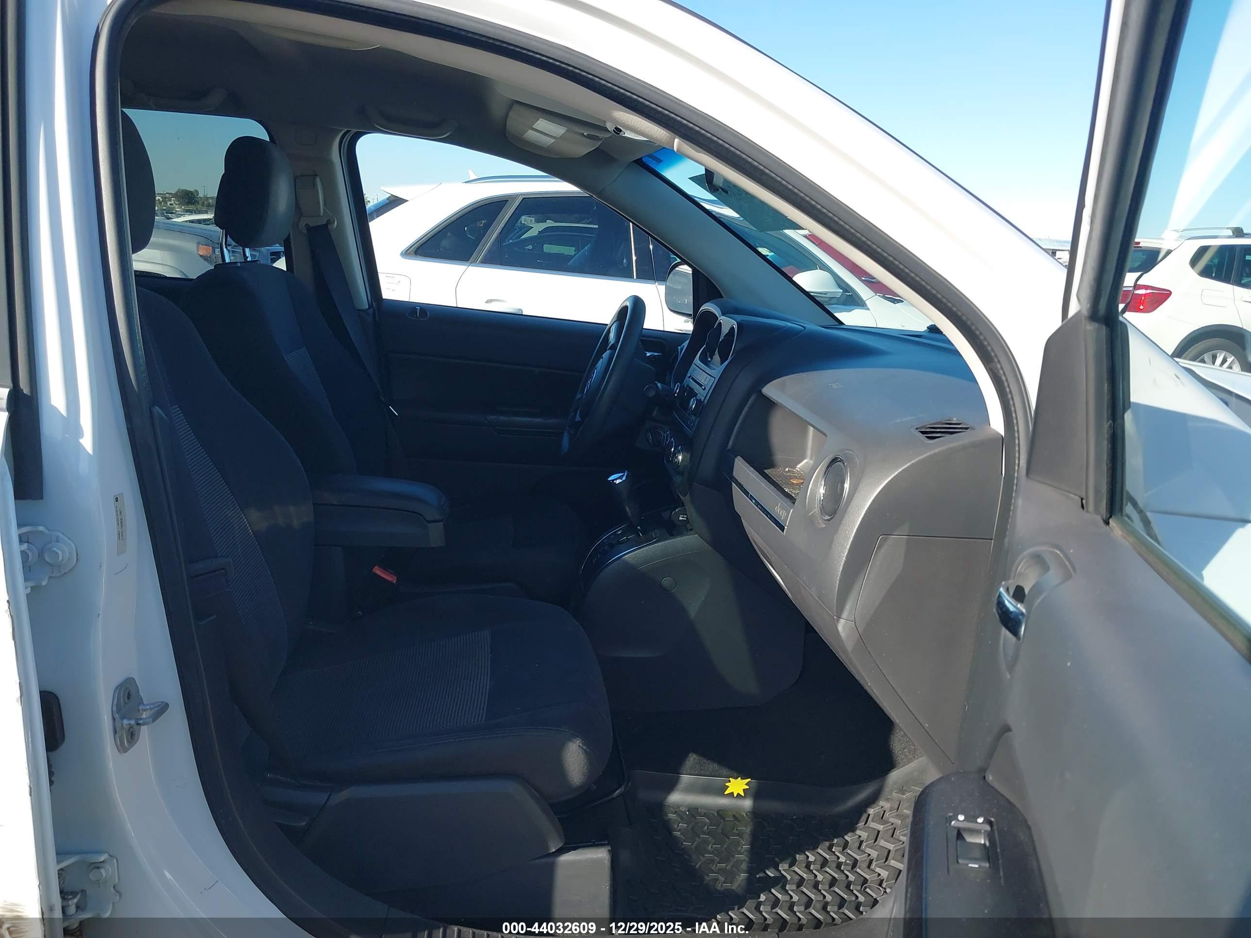 JEEP COMPASS image 5