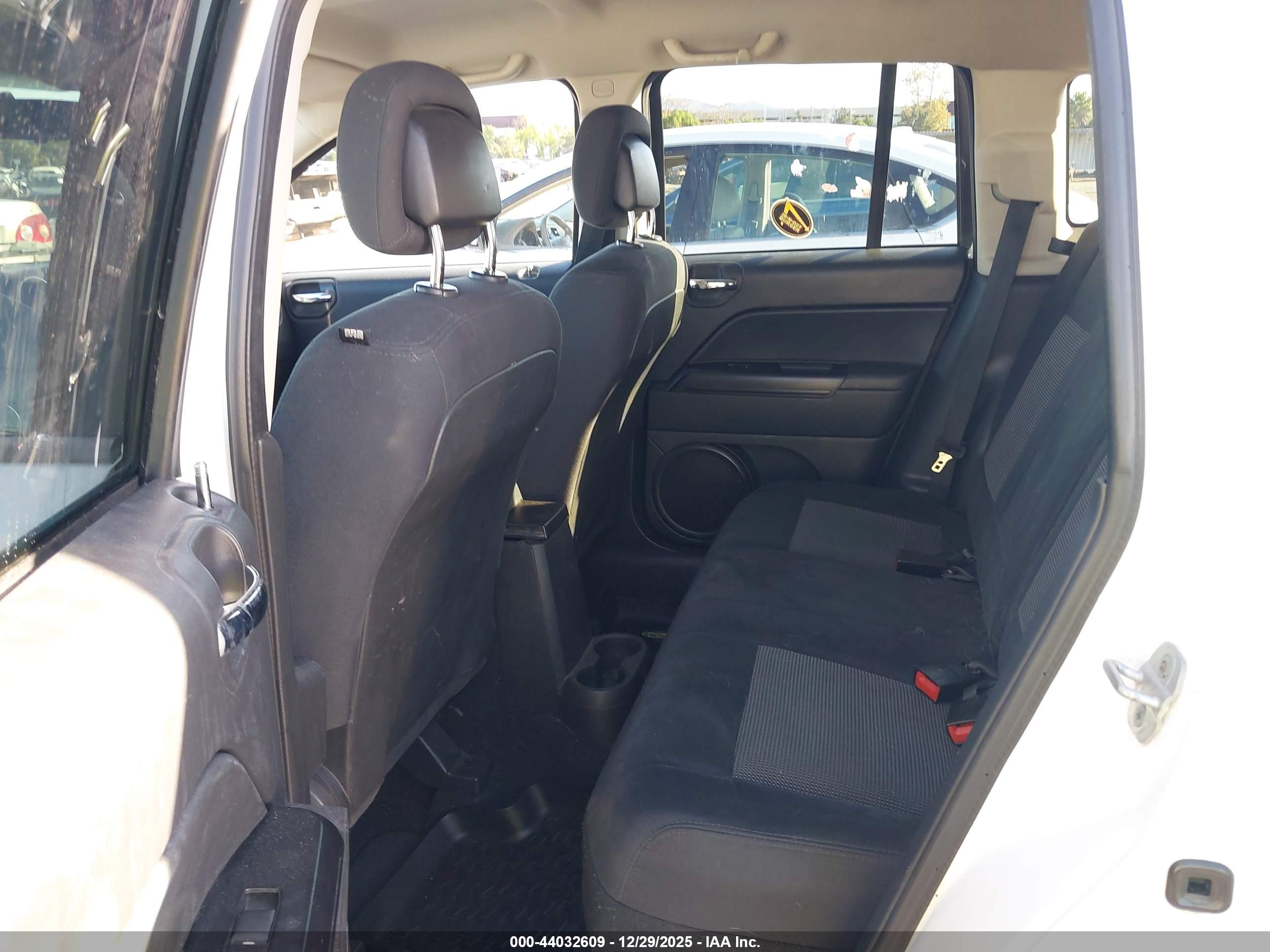 JEEP COMPASS image 8