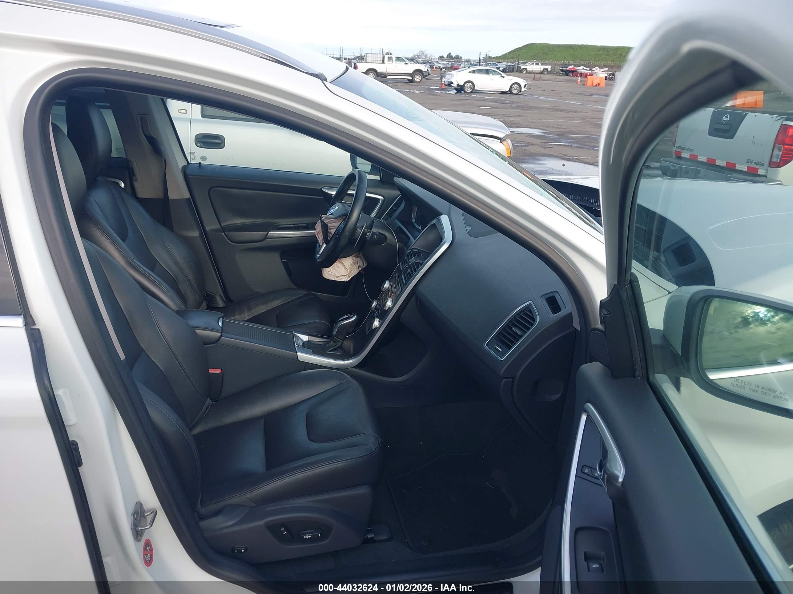 VOLVO XC60 image 5