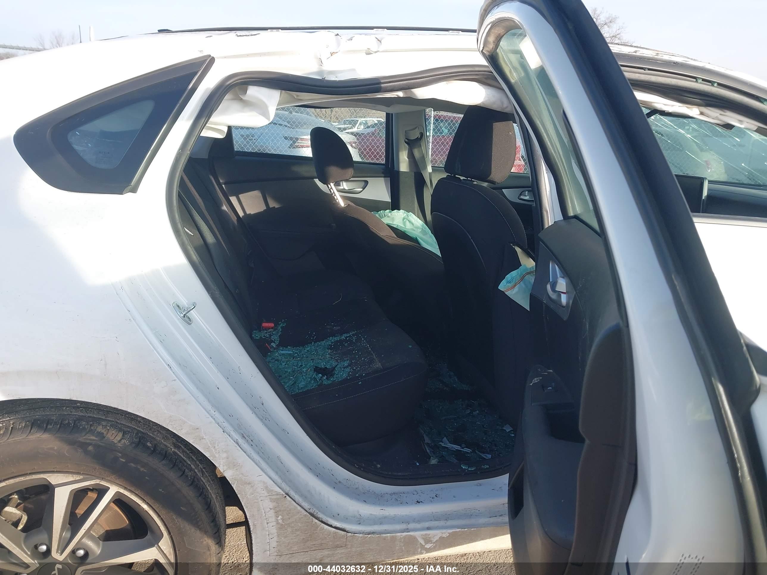 KIA FORTE image 8