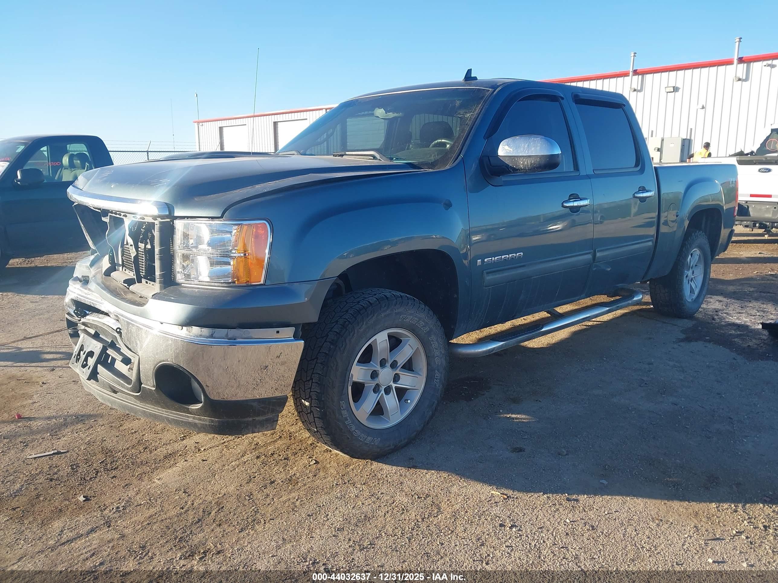 GMC SIERRA image 2