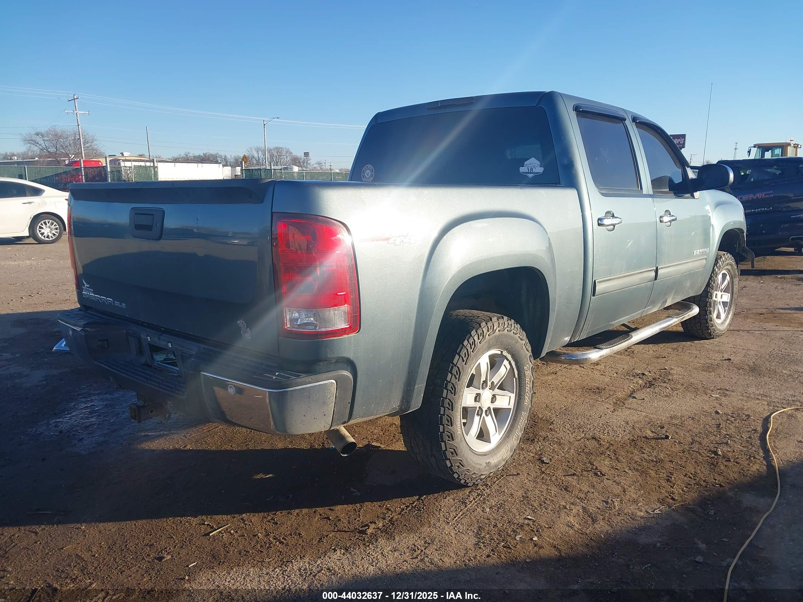 GMC SIERRA image 4