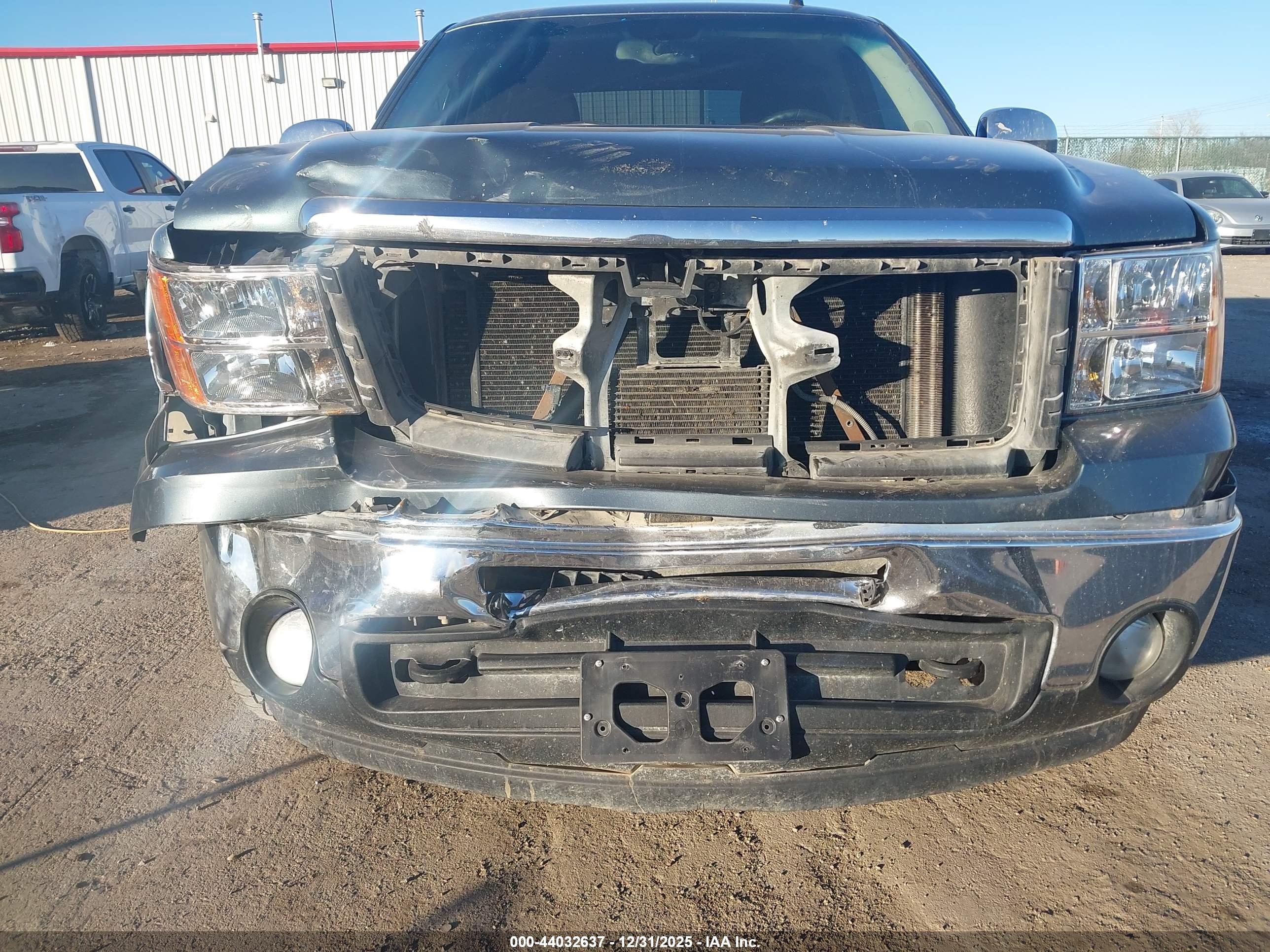 GMC SIERRA image 6