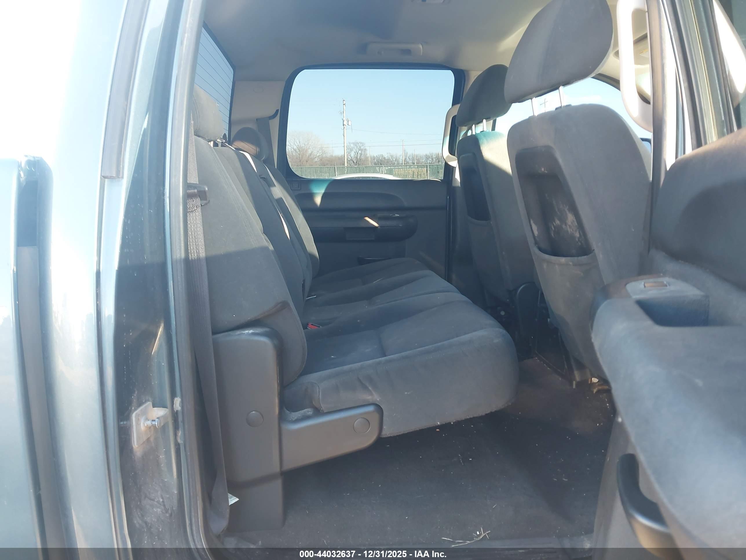 GMC SIERRA image 8