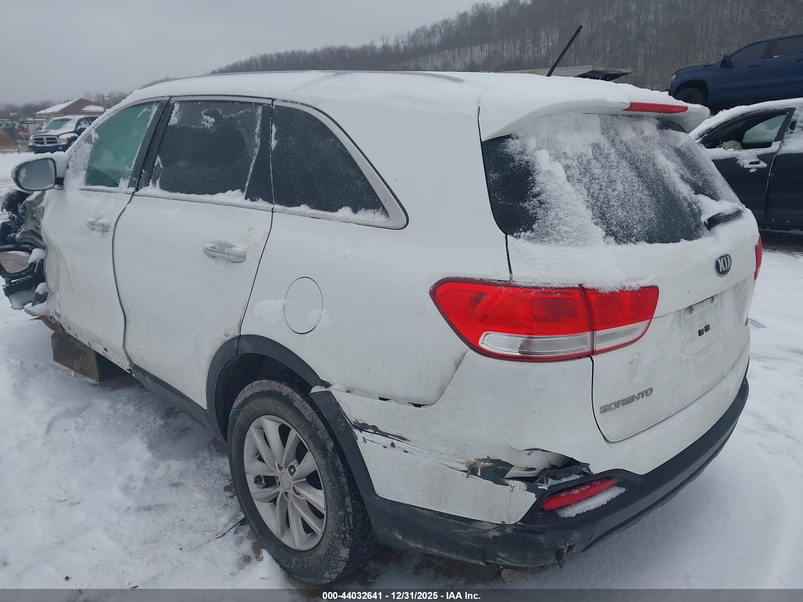 KIA SORENTO image 3