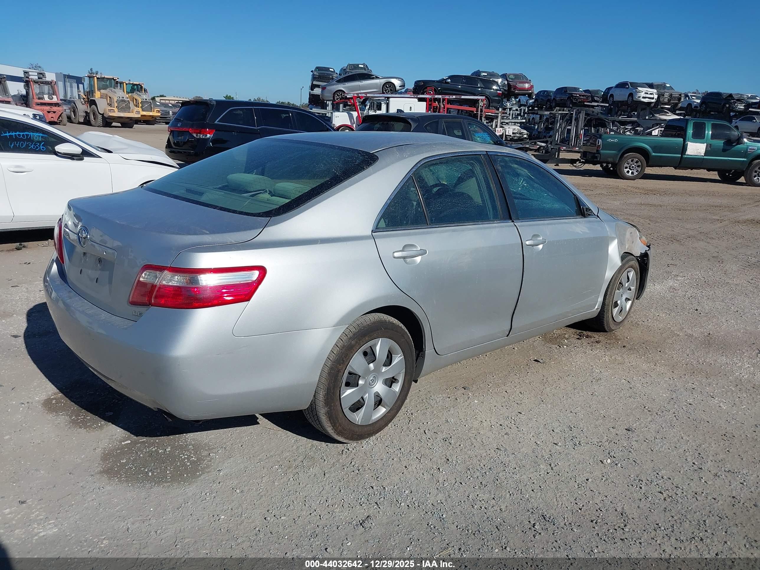 TOYOTA CAMRY image 4