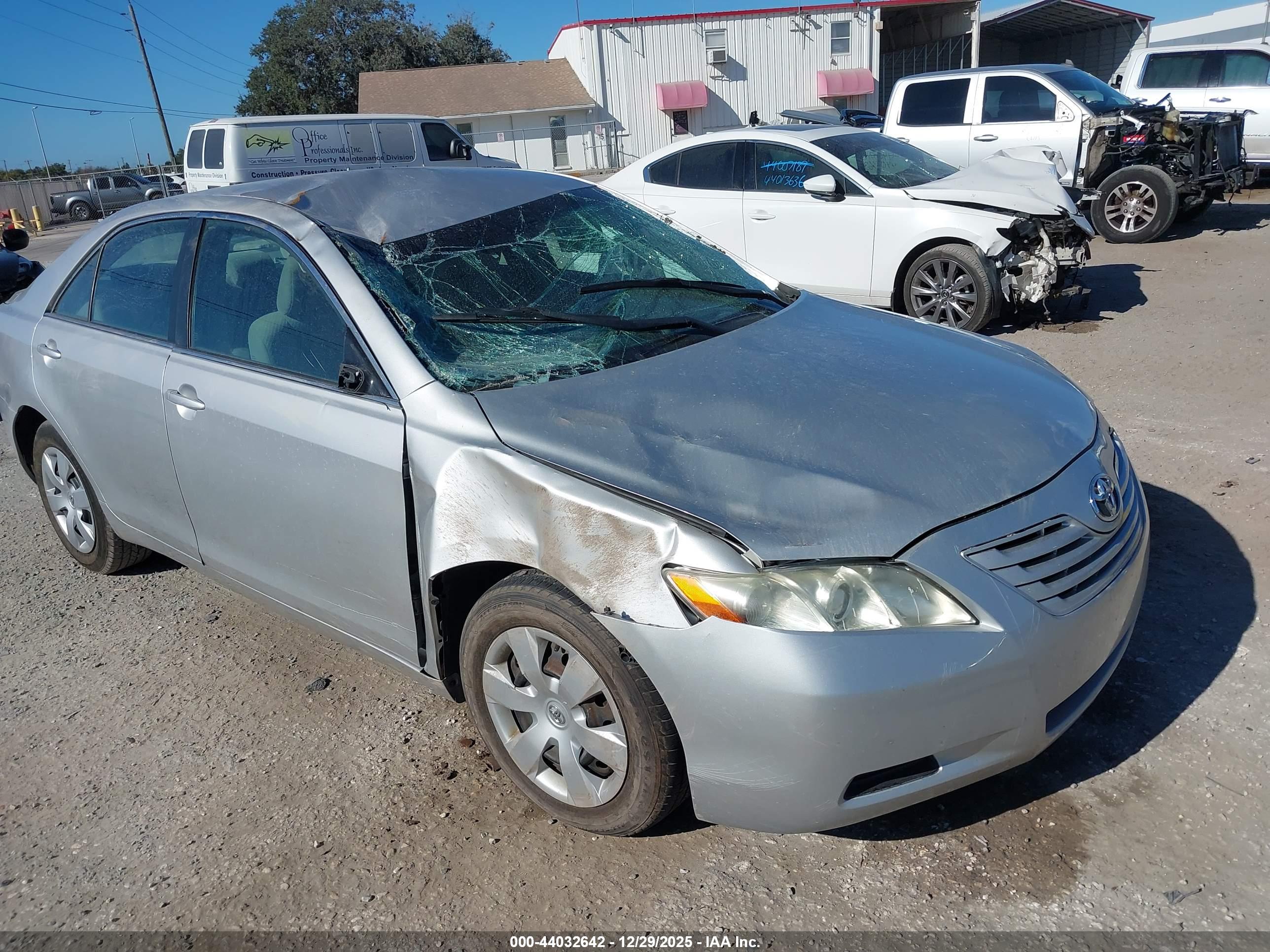 TOYOTA CAMRY image 6