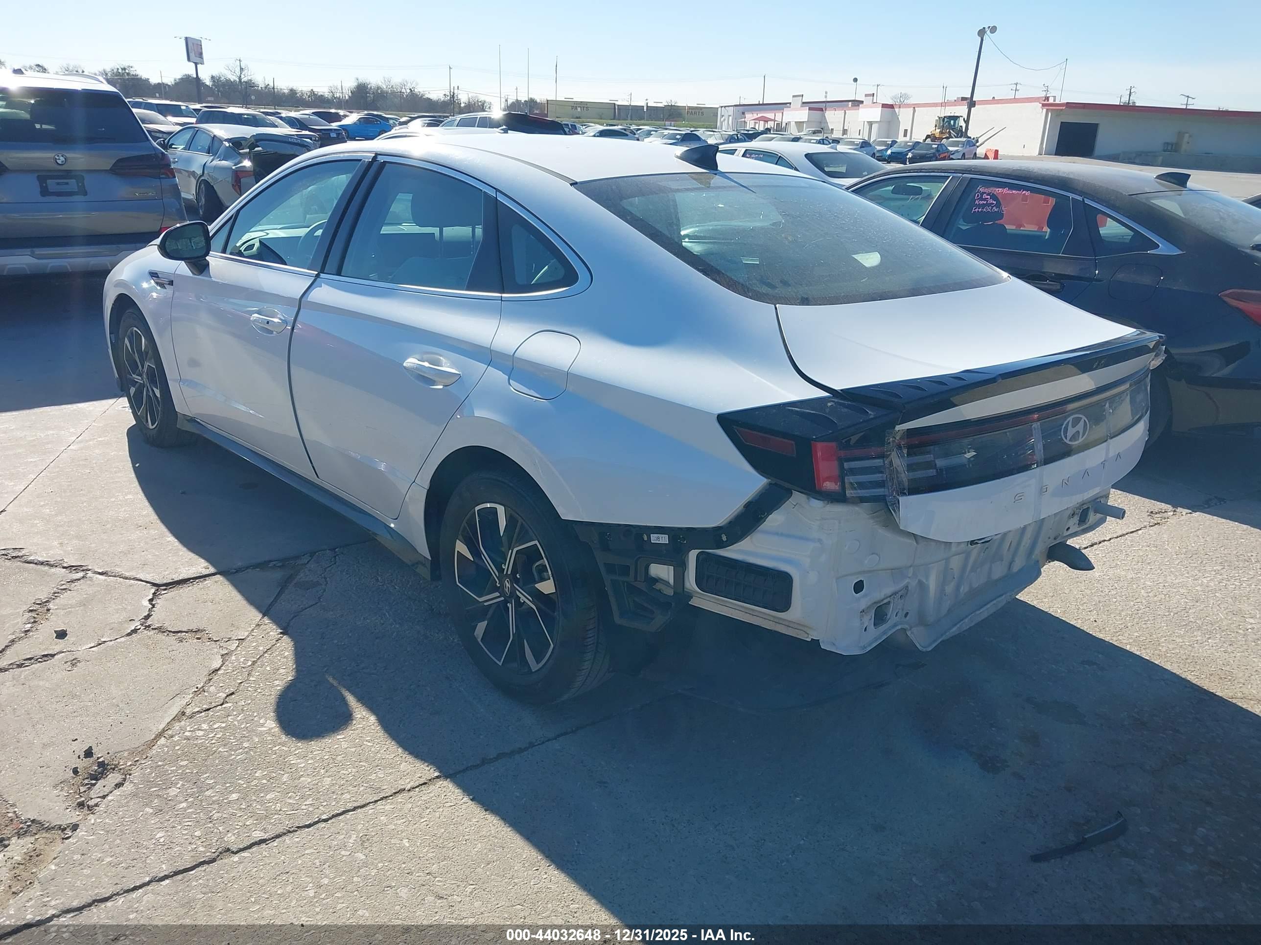 HYUNDAI SONATA image 3
