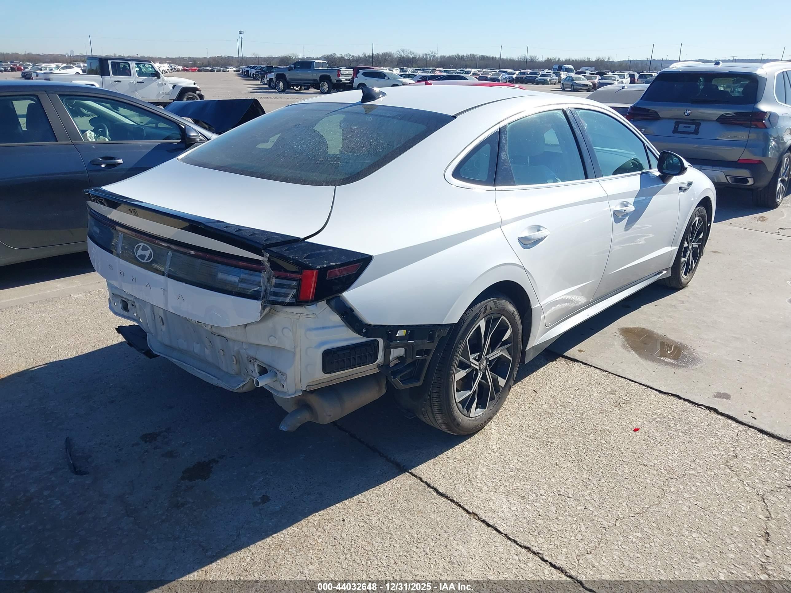 HYUNDAI SONATA image 4