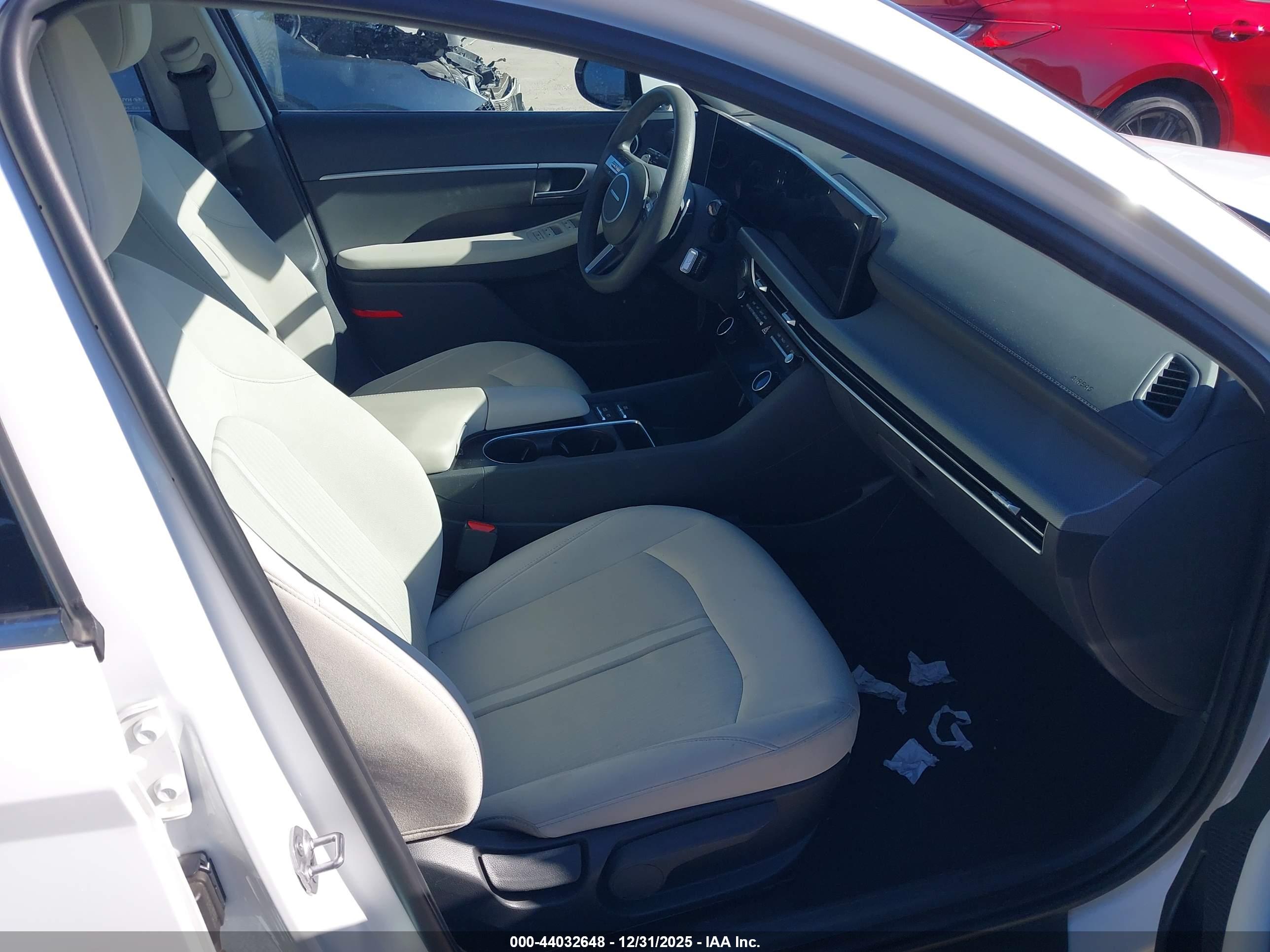 HYUNDAI SONATA image 5