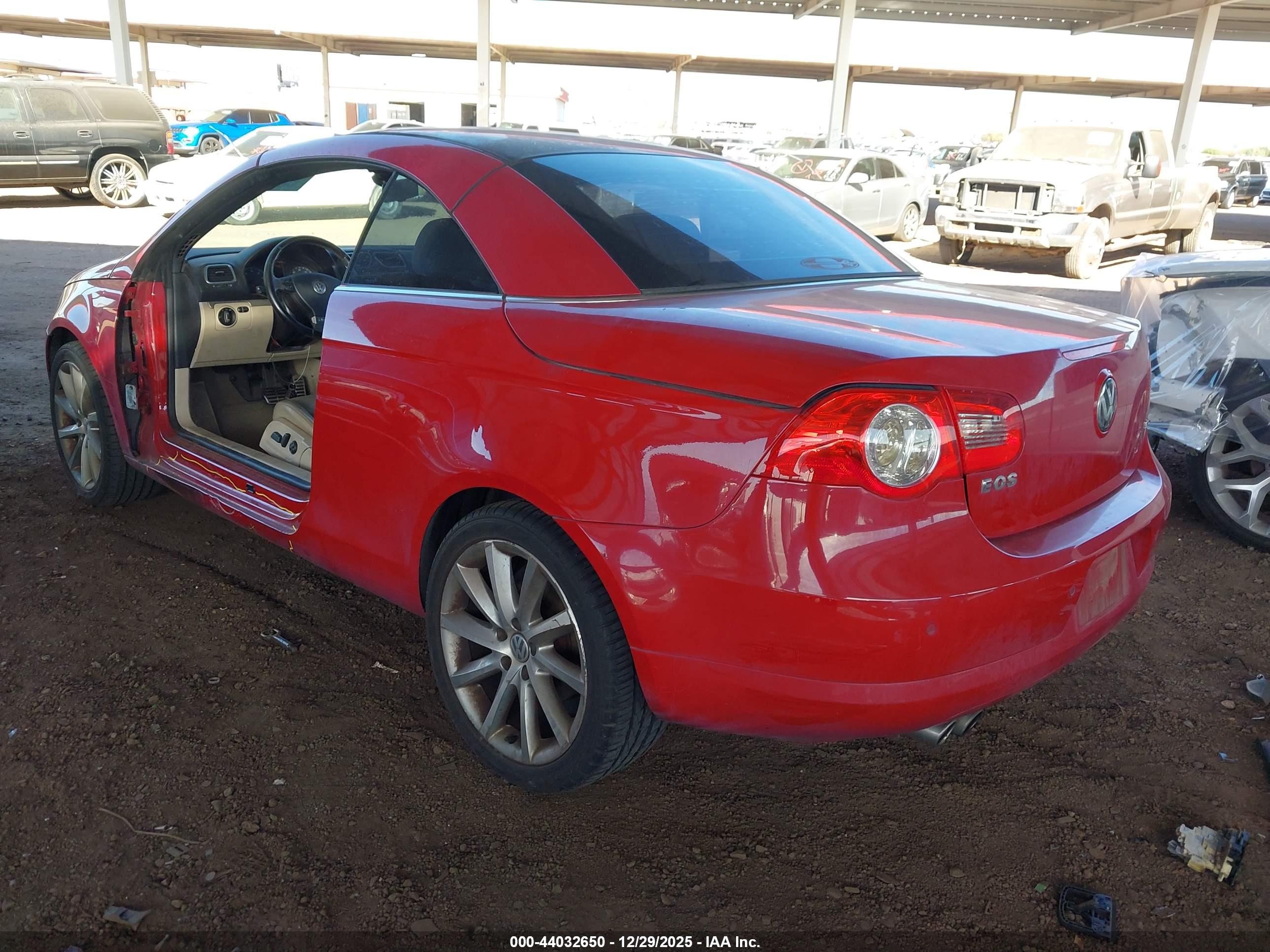 VOLKSWAGEN EOS image 3