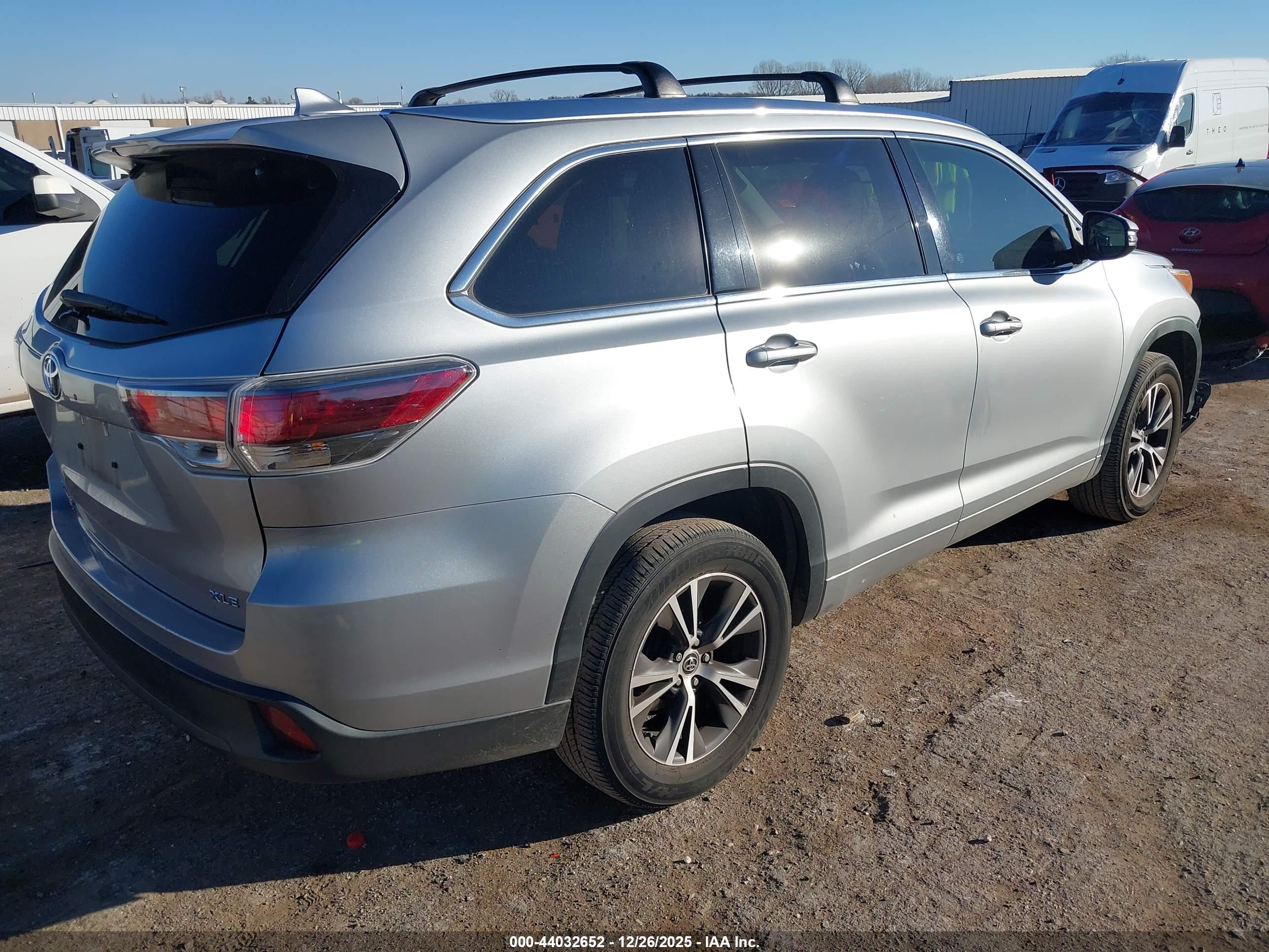 TOYOTA HIGHLANDER image 4