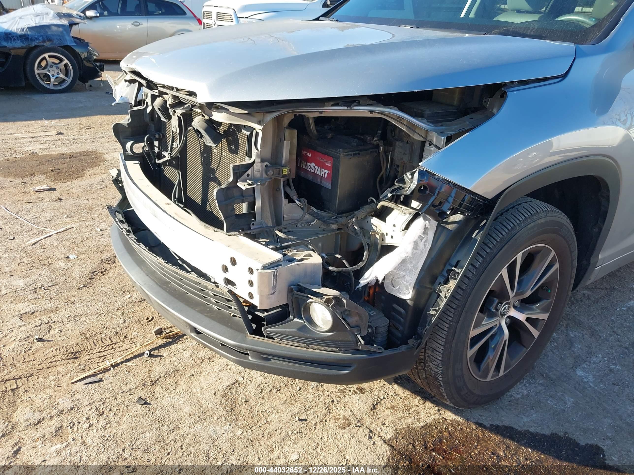 TOYOTA HIGHLANDER image 6