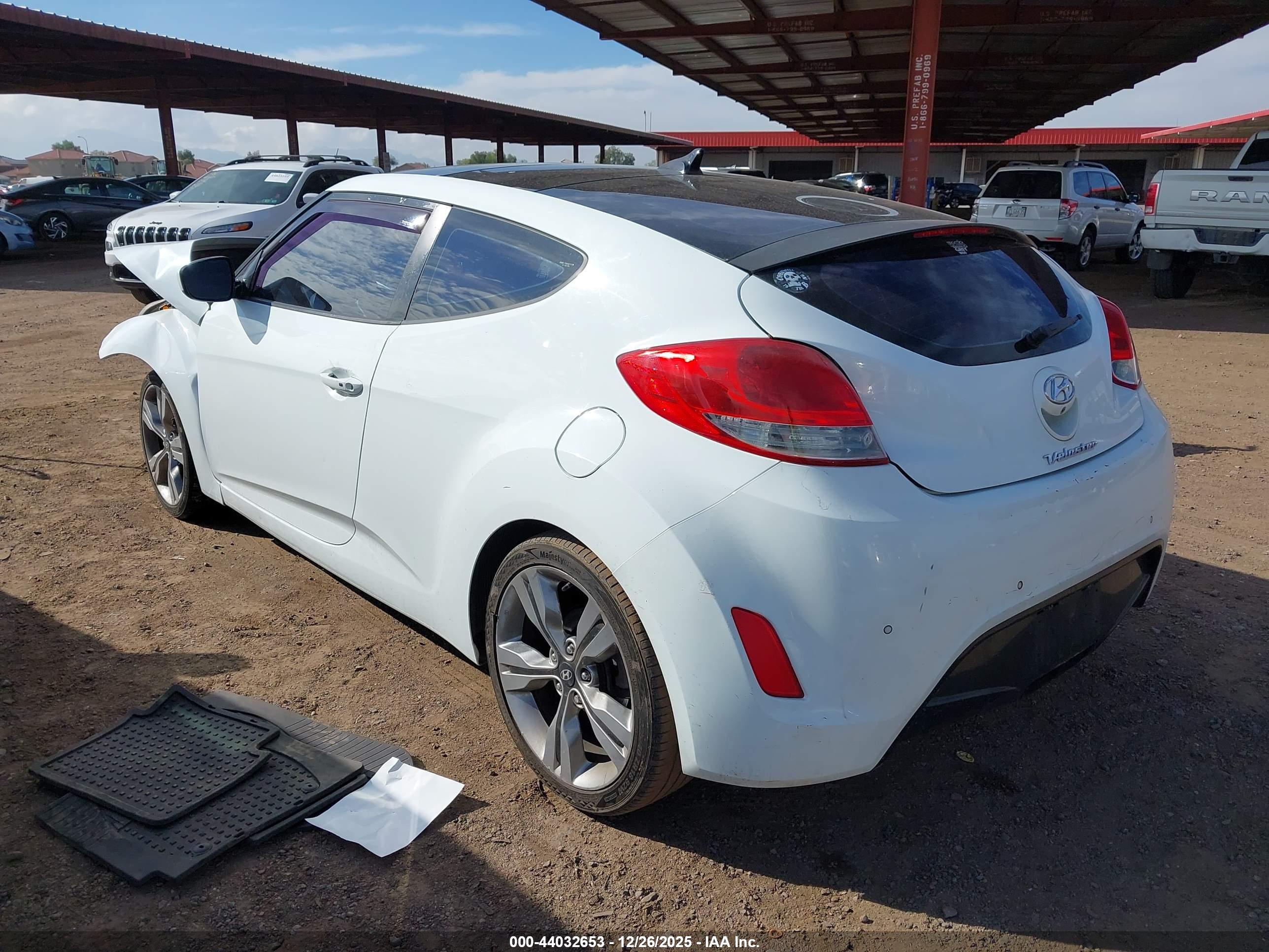 HYUNDAI VELOSTER image 3