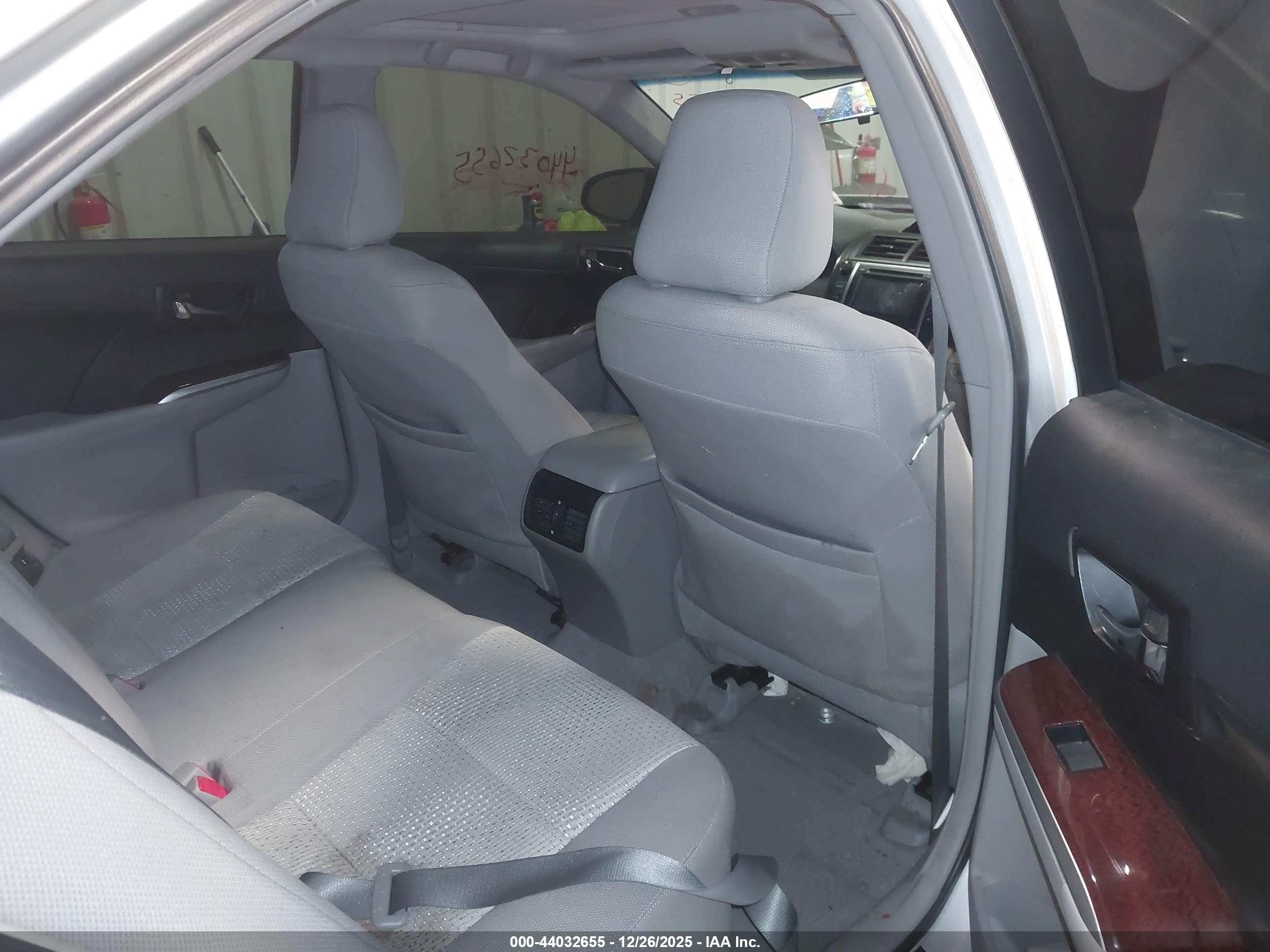 TOYOTA CAMRY image 8