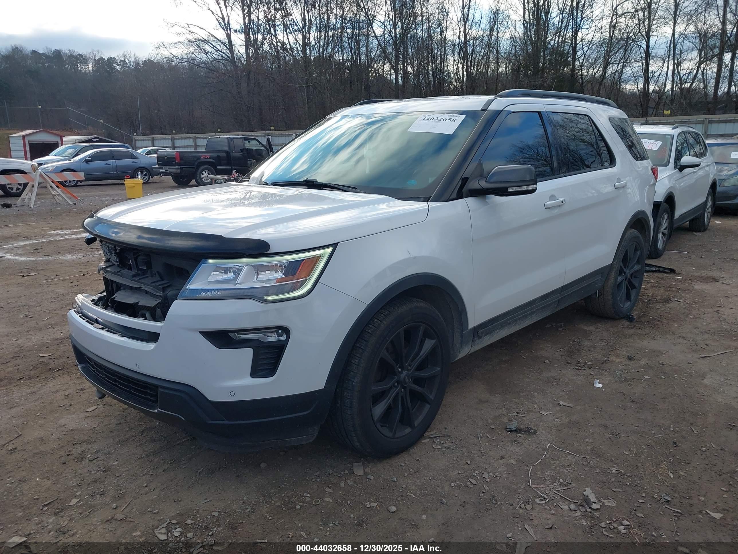 FORD EXPLORER image 2