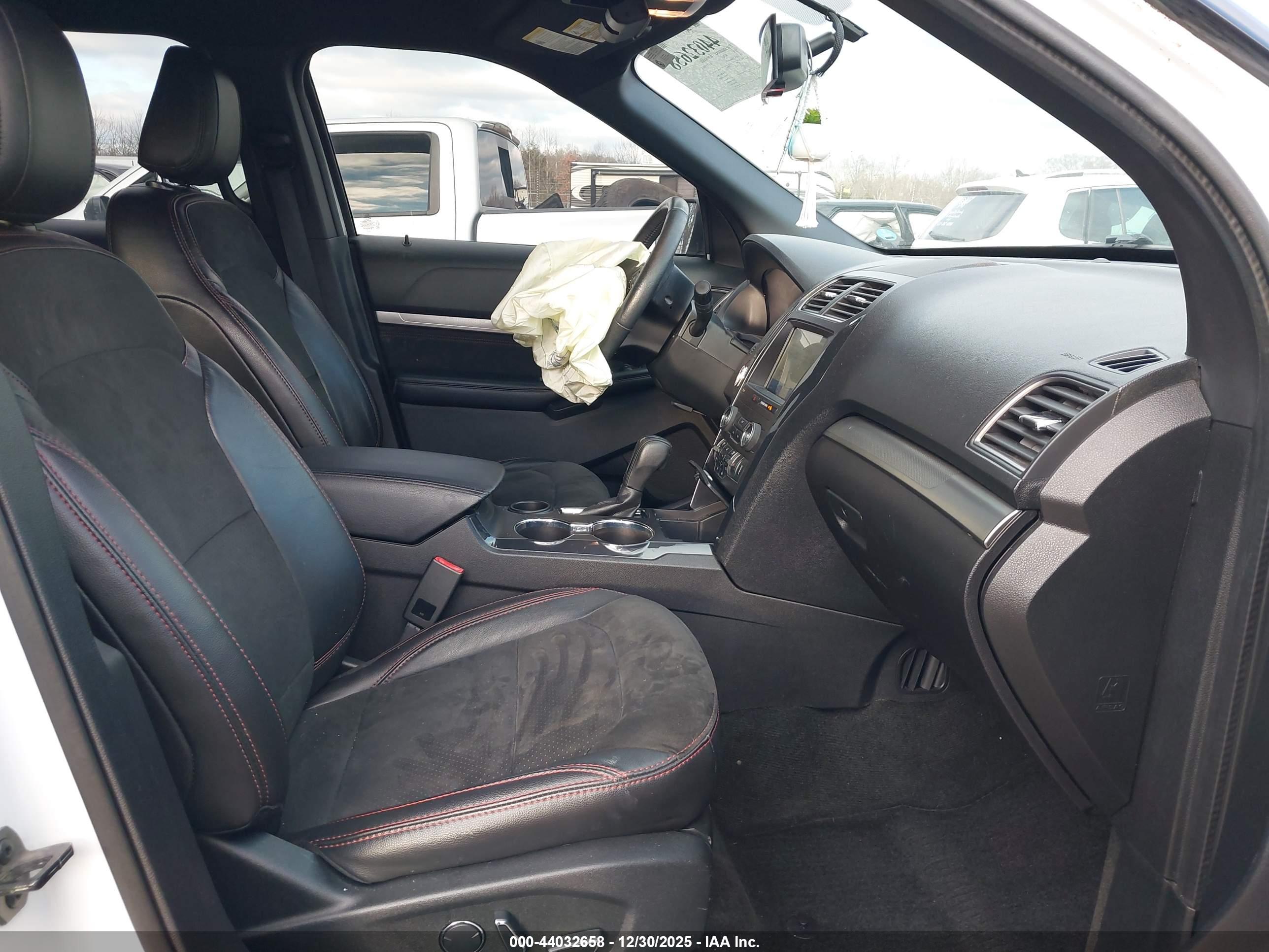 FORD EXPLORER image 5
