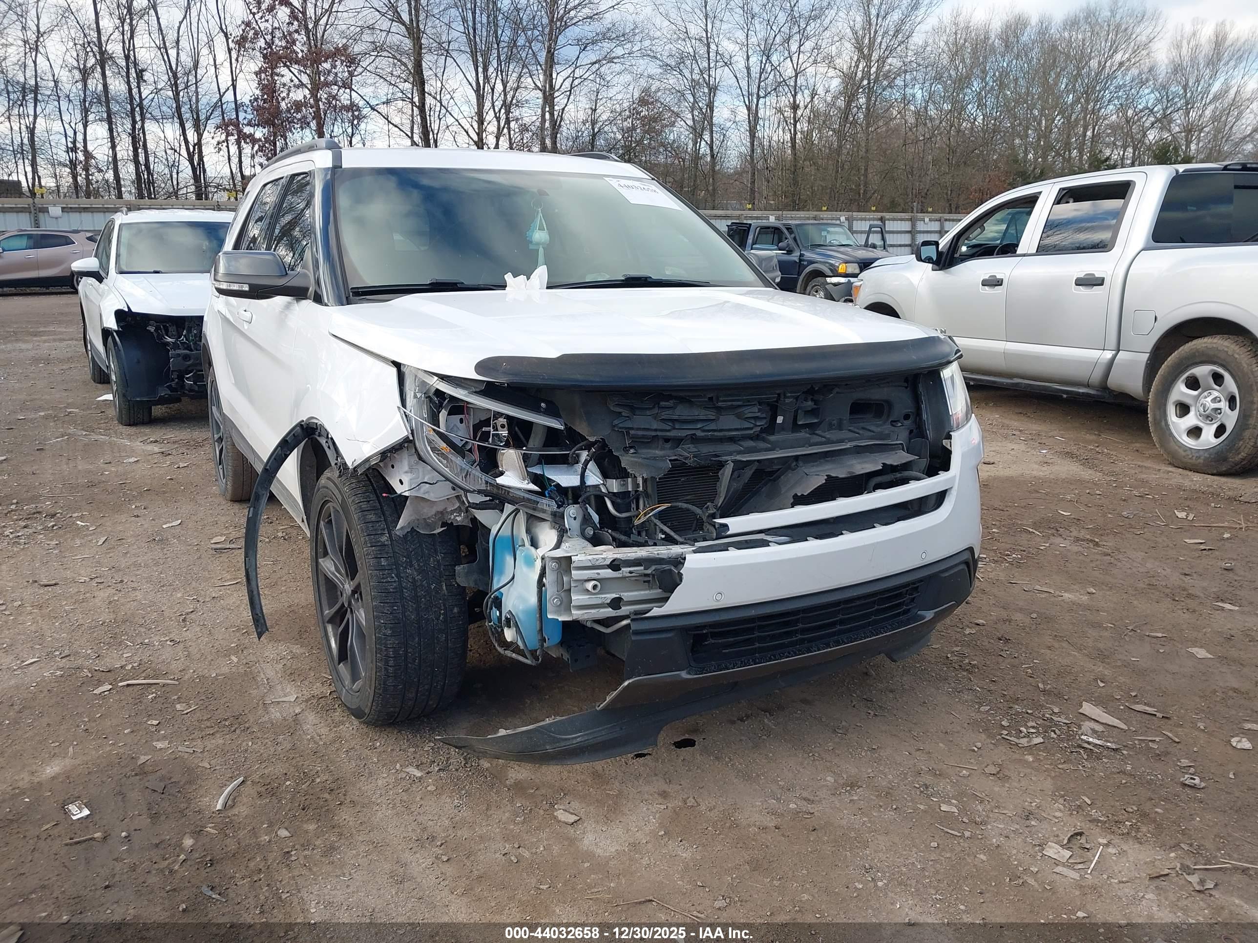 FORD EXPLORER image 6