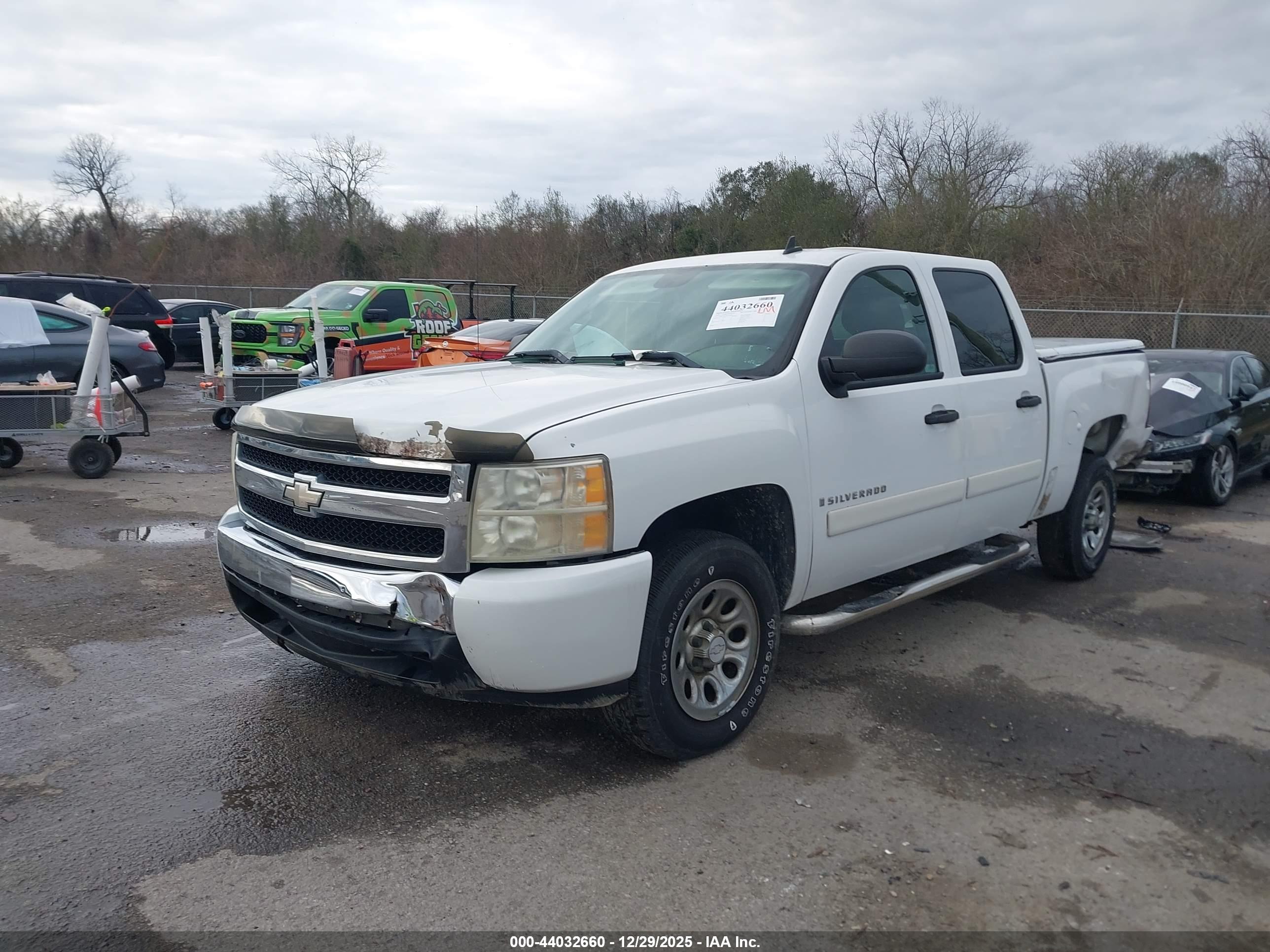 CHEVROLET SILVERADO image 2