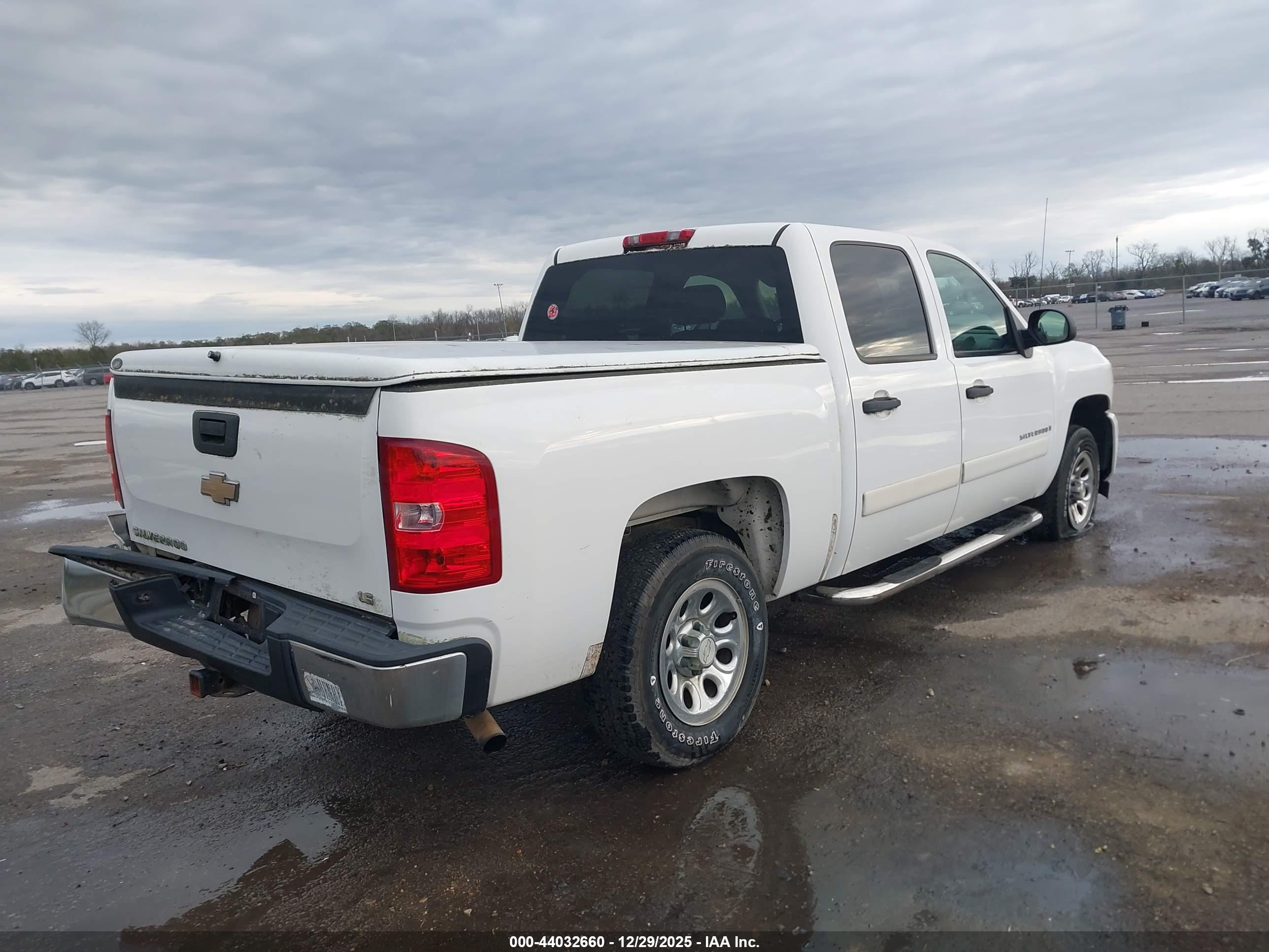 CHEVROLET SILVERADO image 4