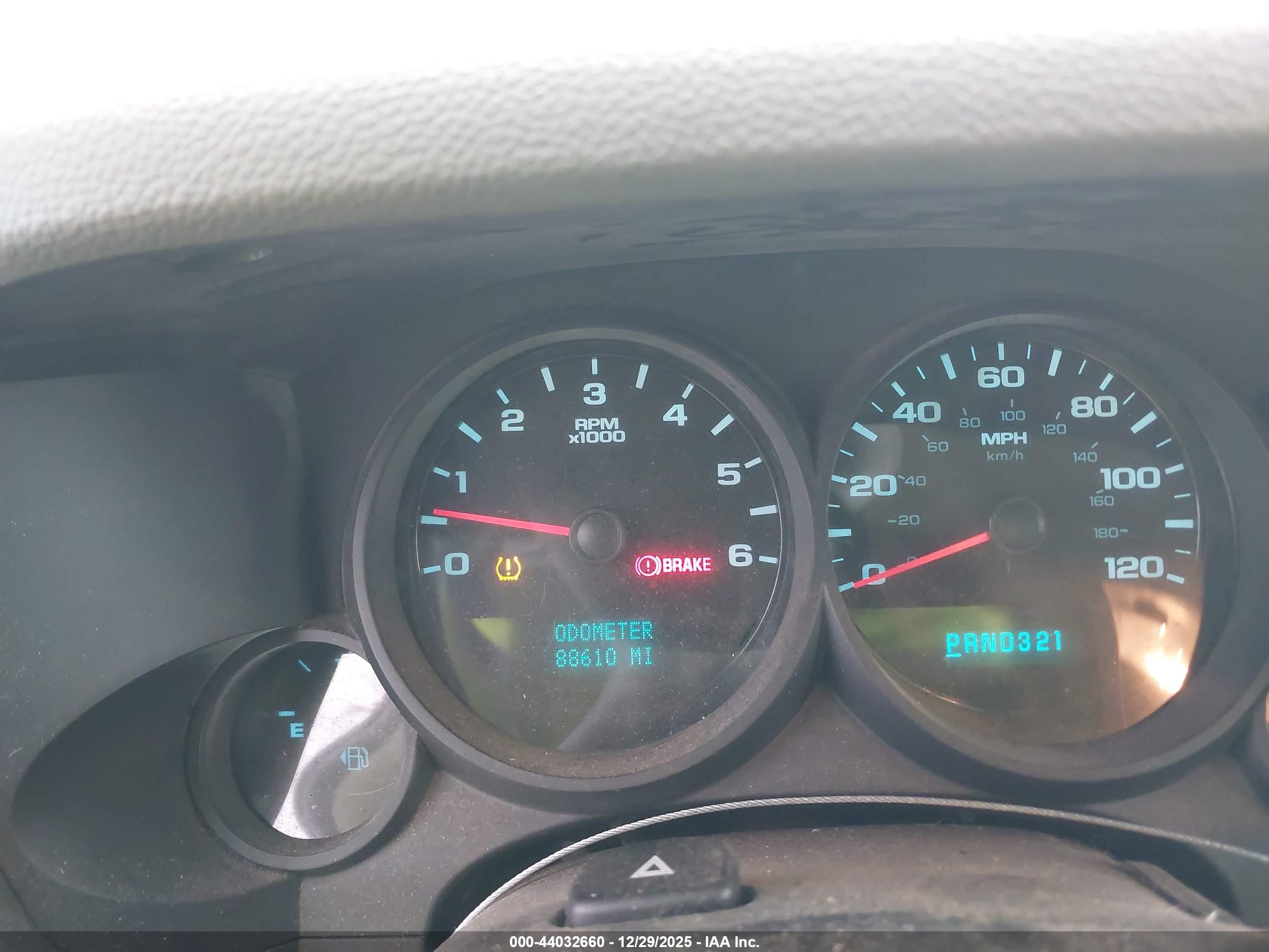 CHEVROLET SILVERADO image 7