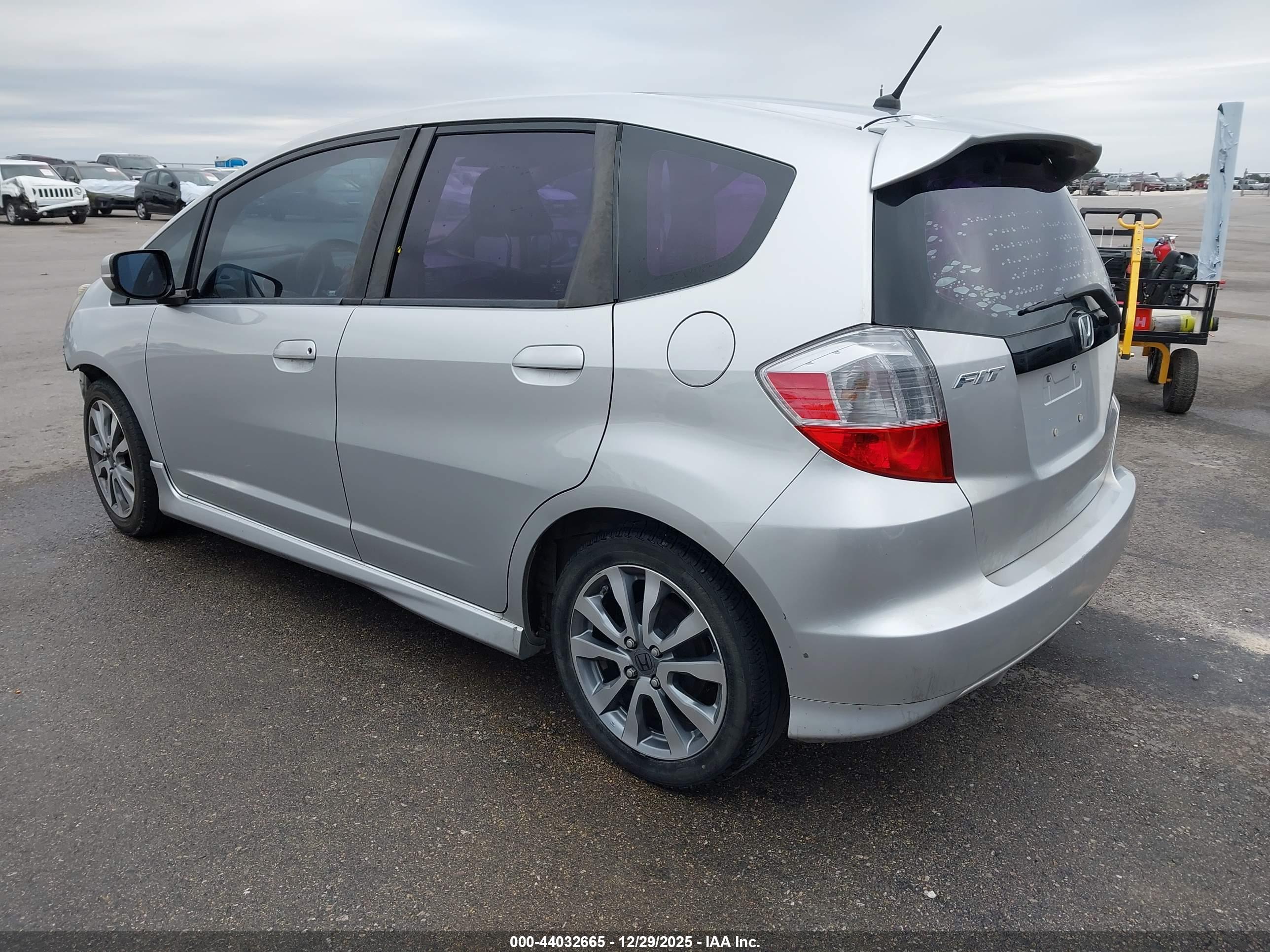HONDA FIT image 3