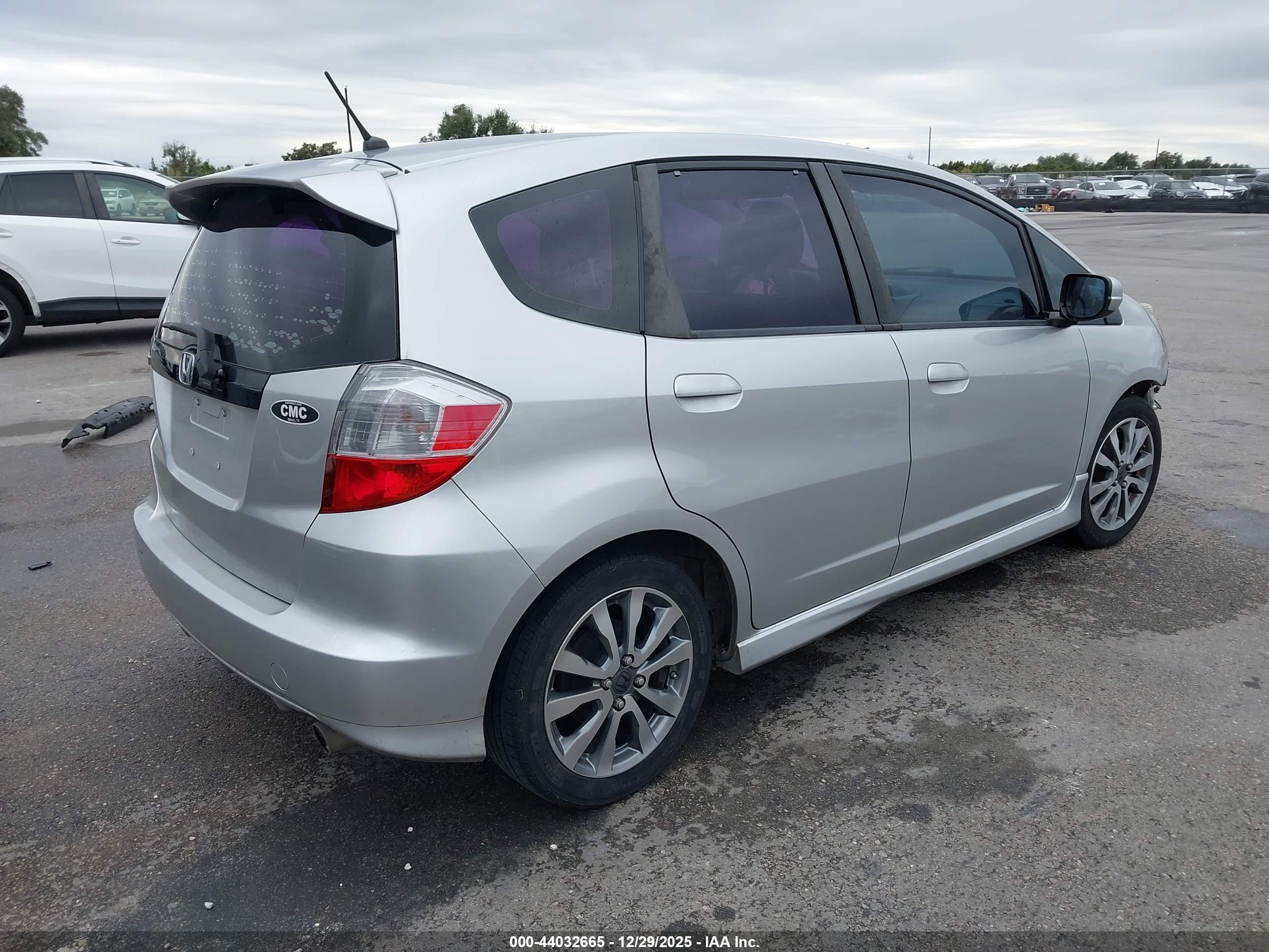 HONDA FIT image 4